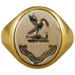 Antique Victorian 18ct Gold and Carved Agate Stone Crest Gents Ring, circa 1870 