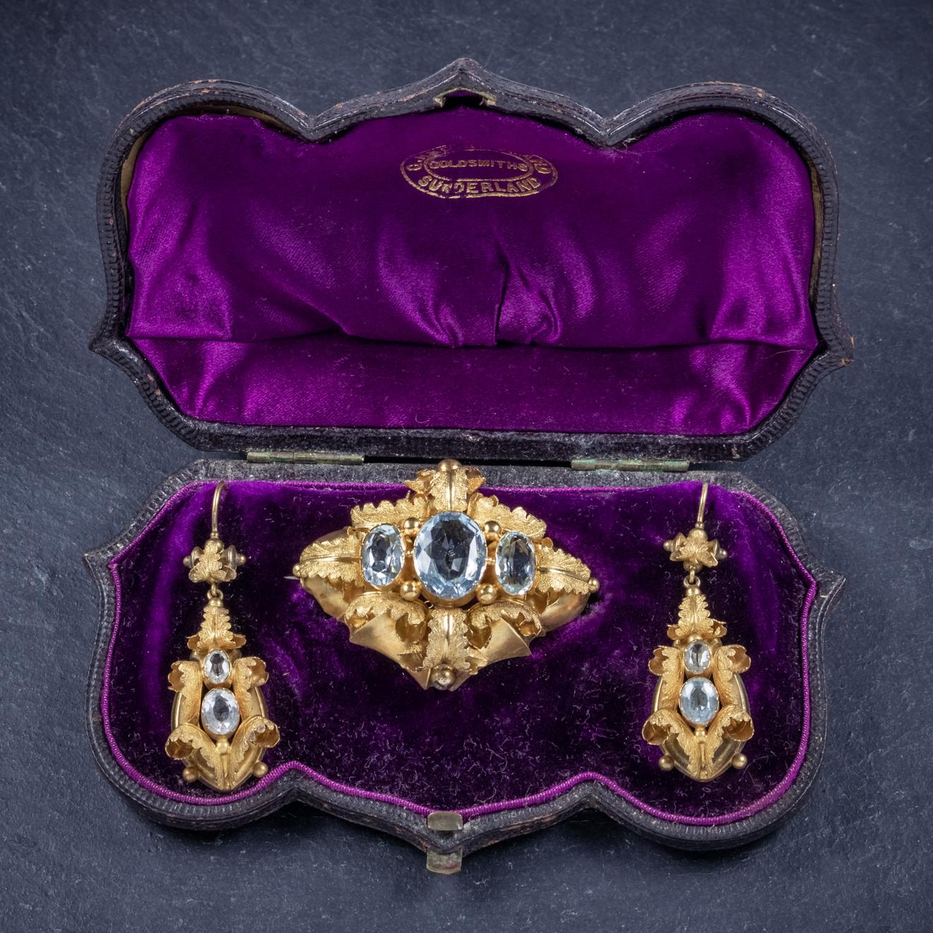 Women's Antique Victorian 18ct Gold Aquamarine Circa 1860 Boxed Brooch And Earrings Set For Sale