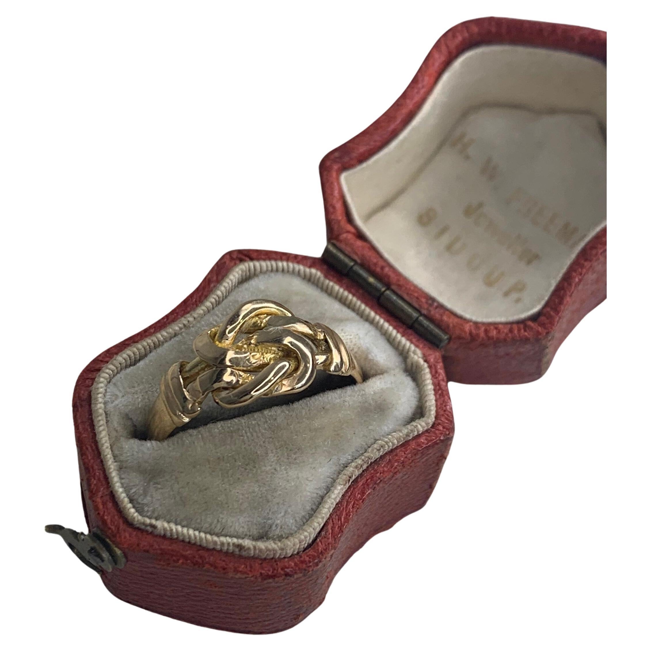 Antiker viktorianischer 18 Karat Gold Liebhaber-Knotenring im Angebot