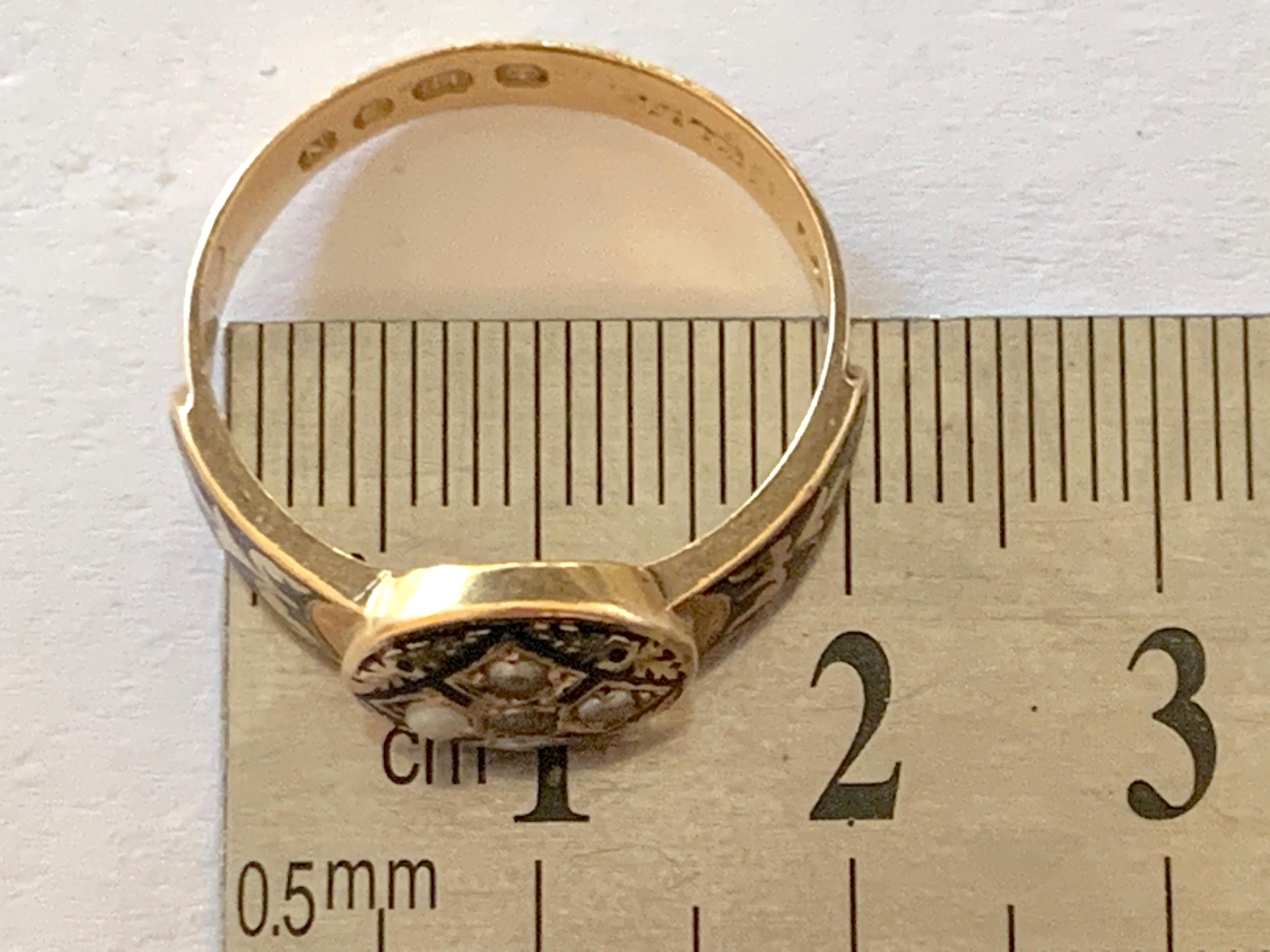 Antique Victorian 18ct Gold Memorial Ring  For Sale 10