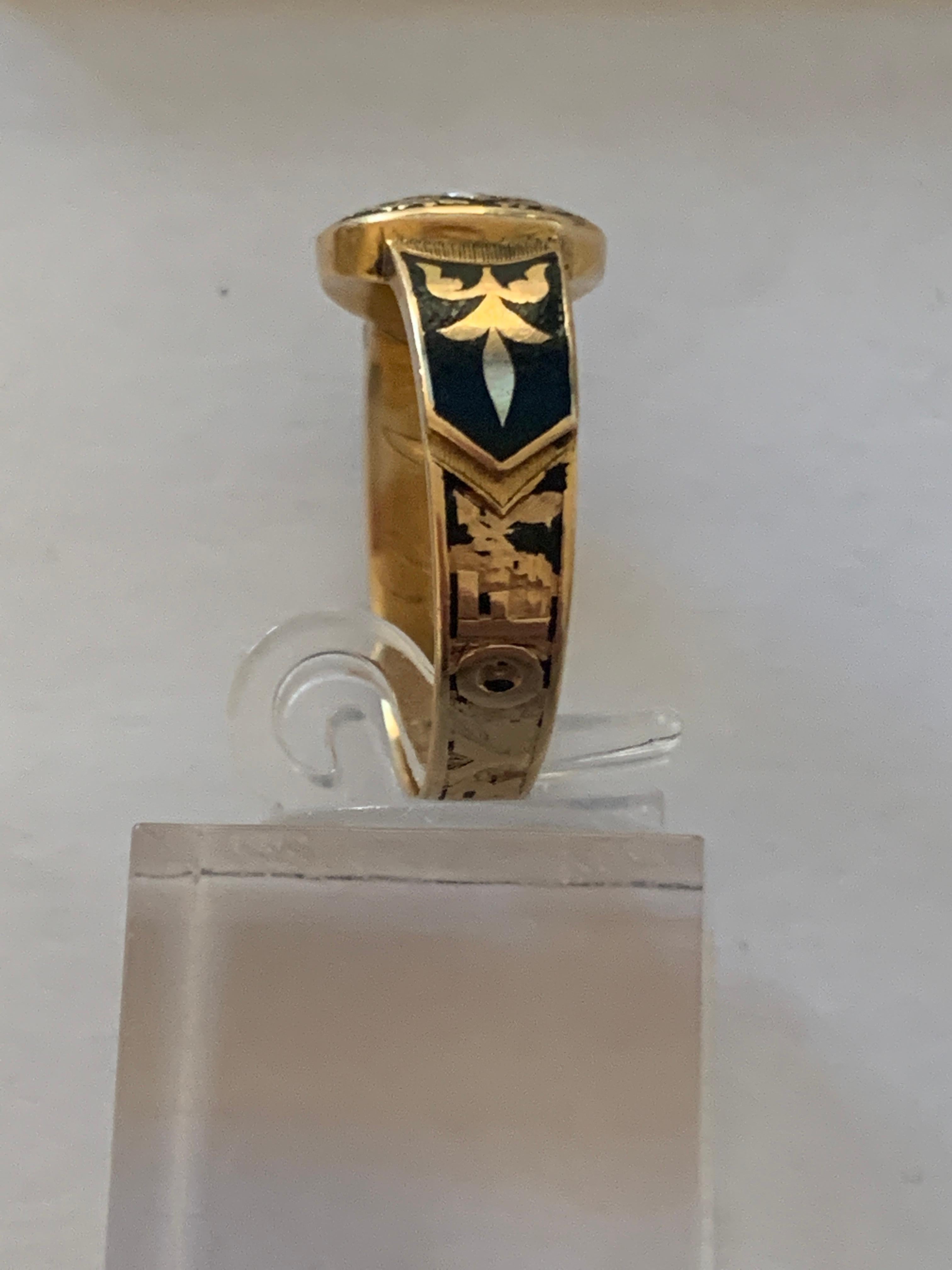 Women's or Men's Antique Victorian 18ct Gold Memorial Ring  For Sale