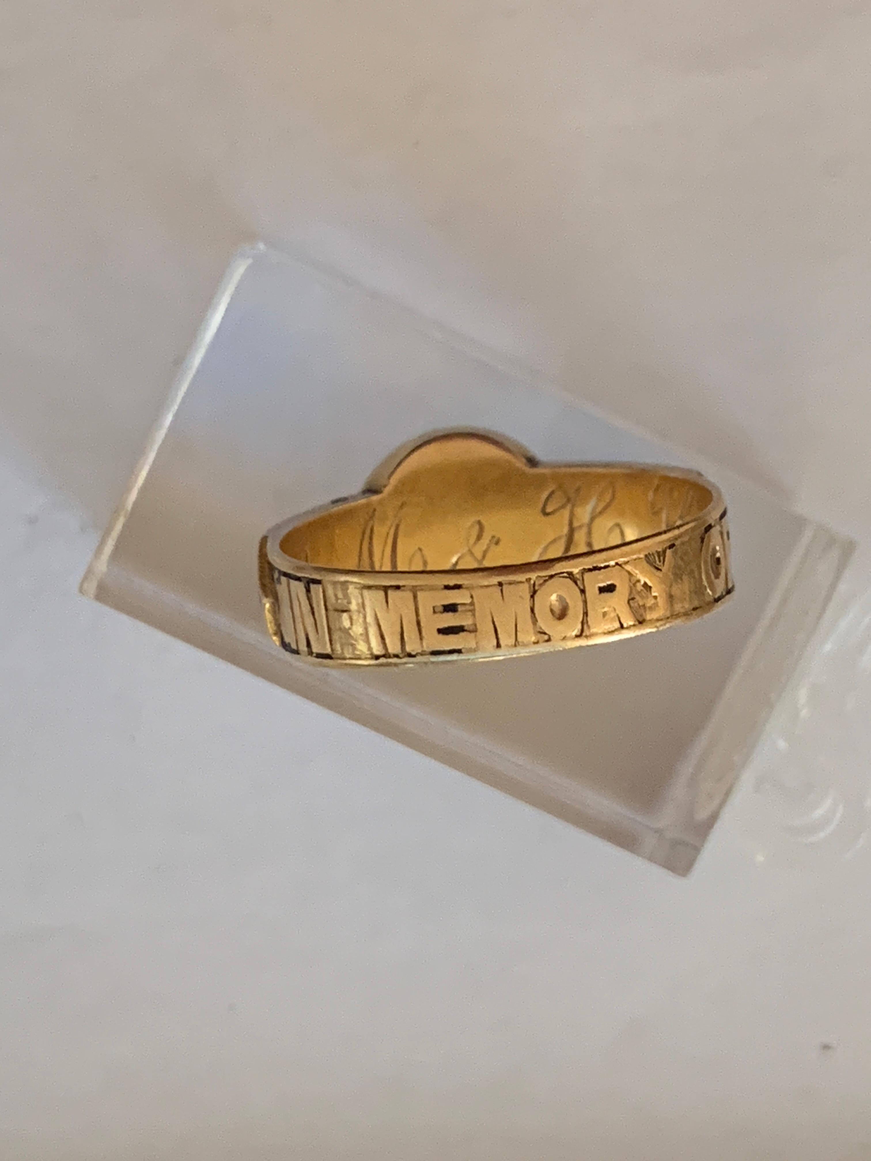 Antique Victorian 18ct Gold Memorial Ring For Sale 2