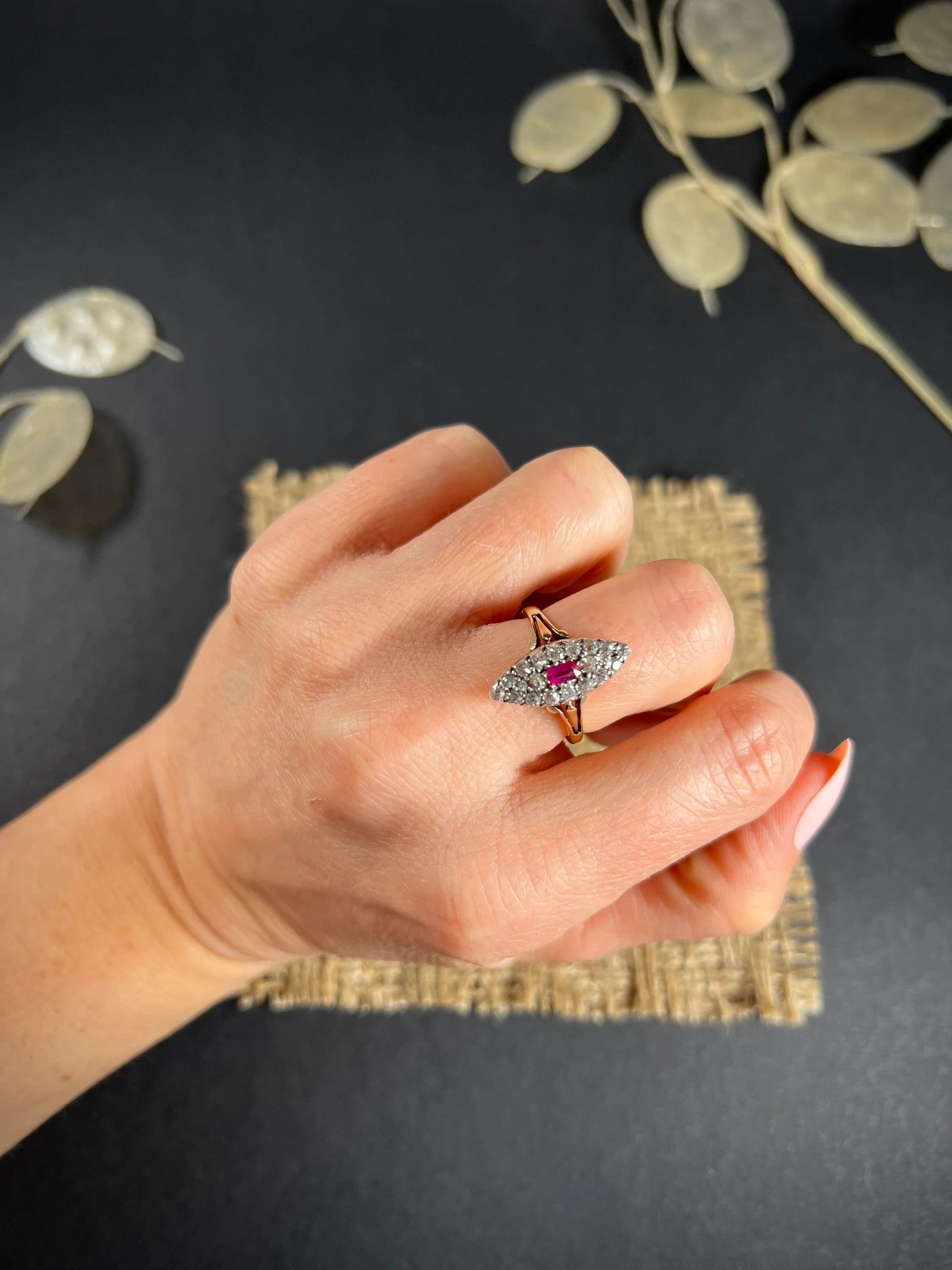 Antique Victorian 18ct Gold Ruby & Diamond Marquise Ring In Good Condition For Sale In Brighton, GB