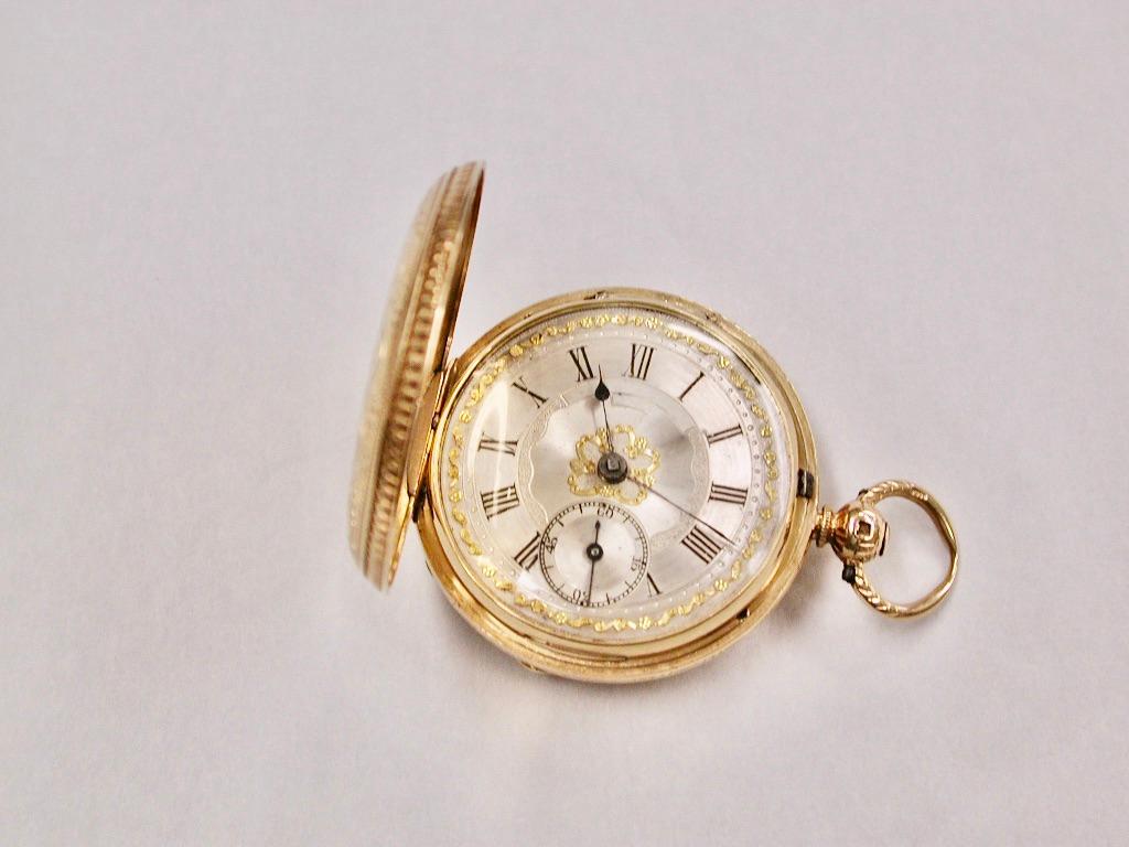 Antique Victorian 18 Ct Hunter Pocket Watch, Hallmarked in Chester, 1867 In Good Condition For Sale In London, GB