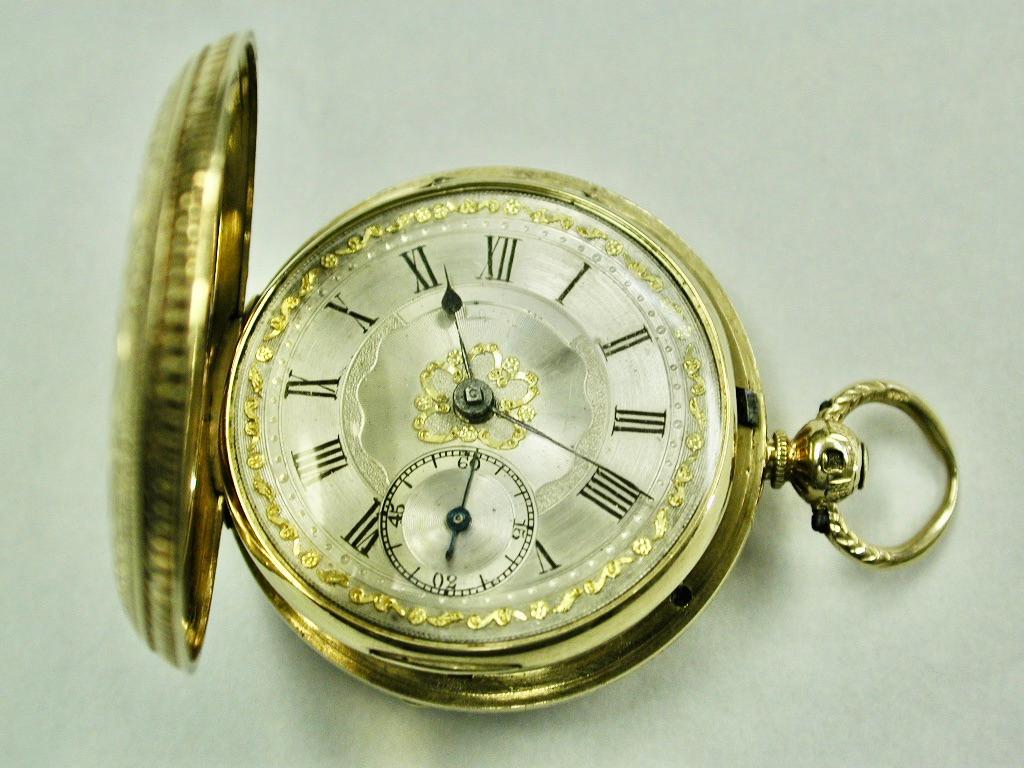 Men's Antique Victorian 18 Ct Hunter Pocket Watch, Hallmarked in Chester, 1867 For Sale