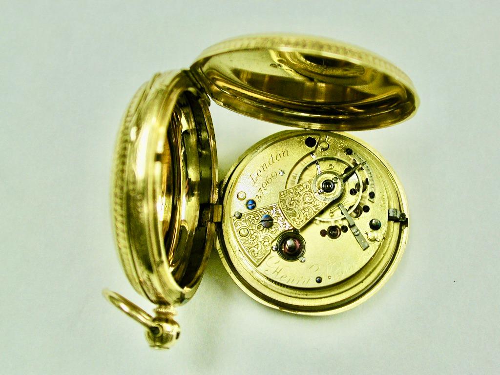 Antique Victorian 18 Ct Hunter Pocket Watch, Hallmarked in Chester, 1867 For Sale 5