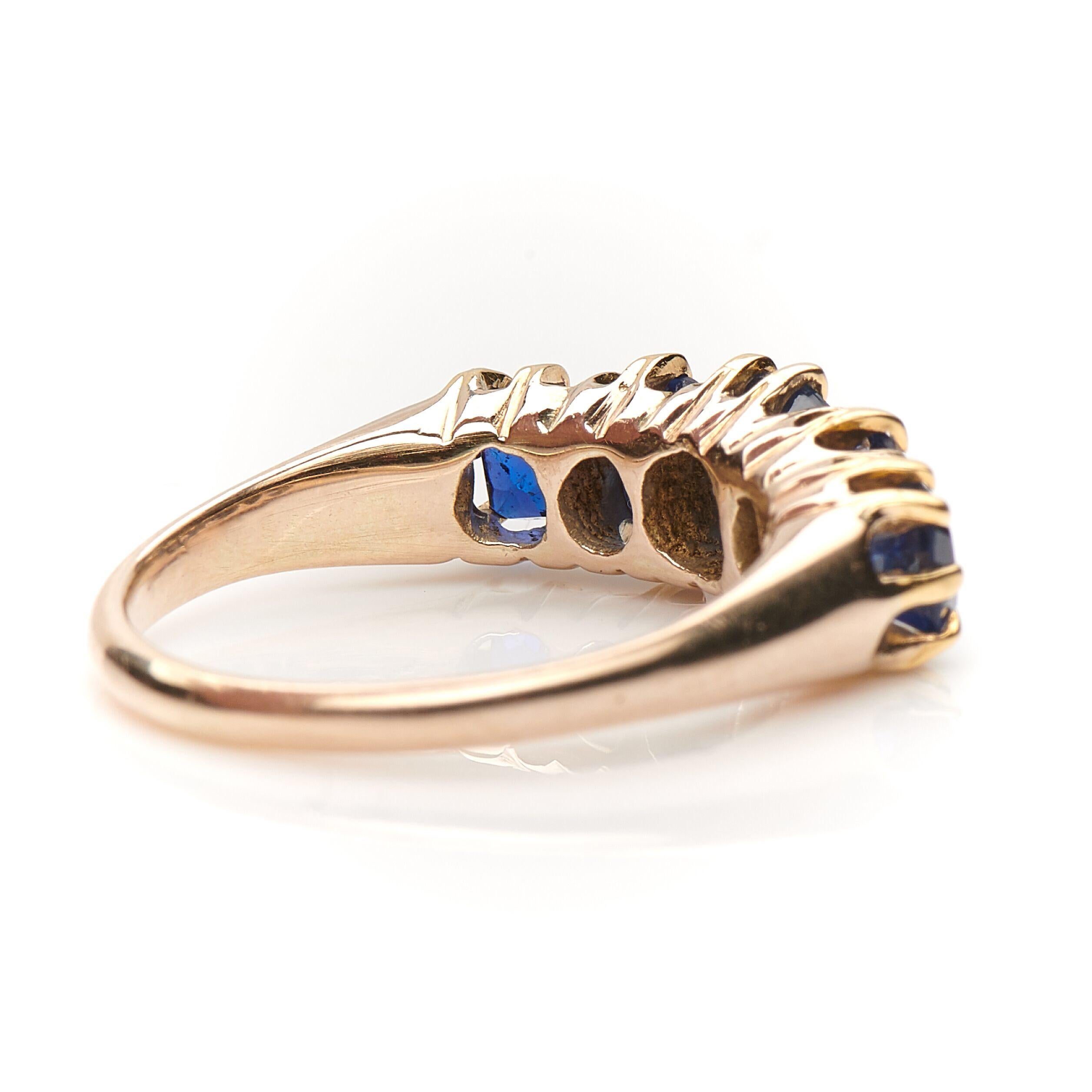 Antique, Victorian, 18 Carat Yellow Gold, Sapphire Five-Stone Engagement Ring In Good Condition In Rochford, Essex