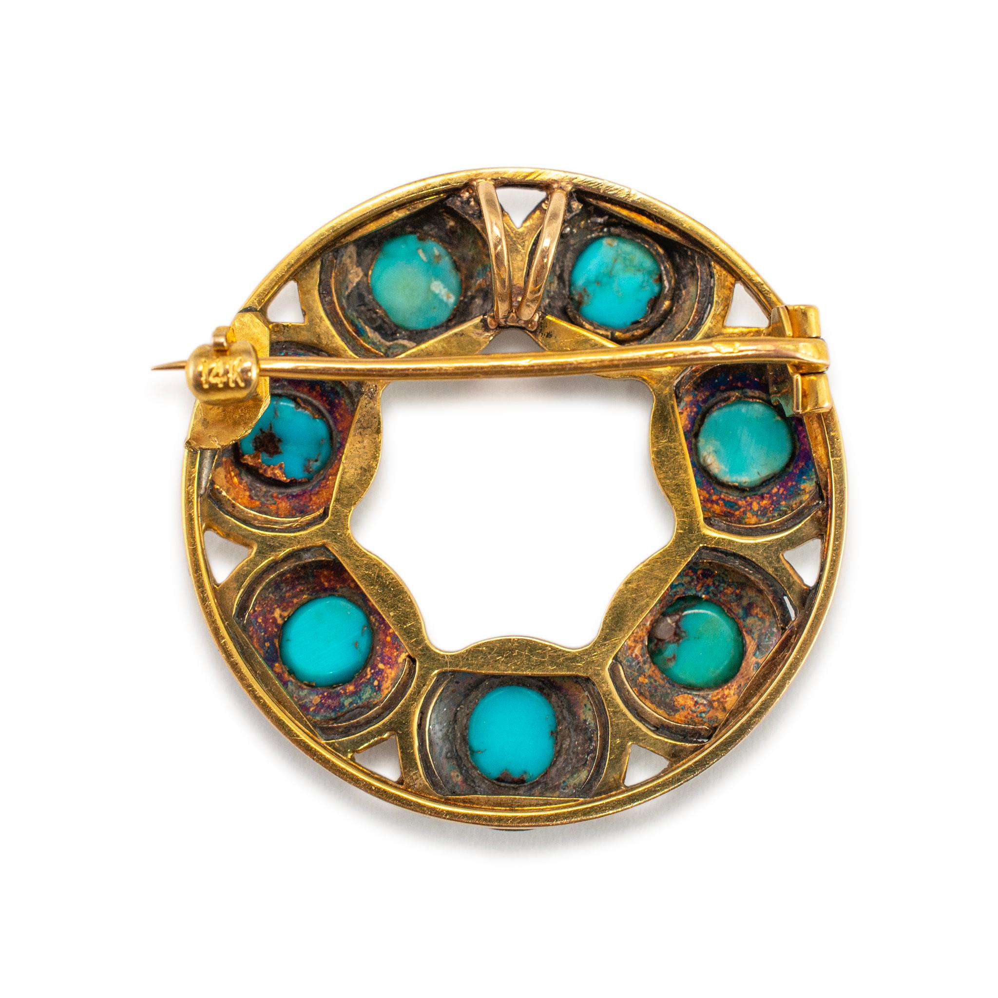 Genere: Donna

Tipo di metallo: Oro giallo 18K e 14K

Lunghezza: 1.25 pollici

Peso: 12,40 grammi

Una spilla/pendente da donna in oro giallo 18 carati con diamante e turchese in oro giallo 14 carati di epoca vittoriana (1837-1901). Inciso con