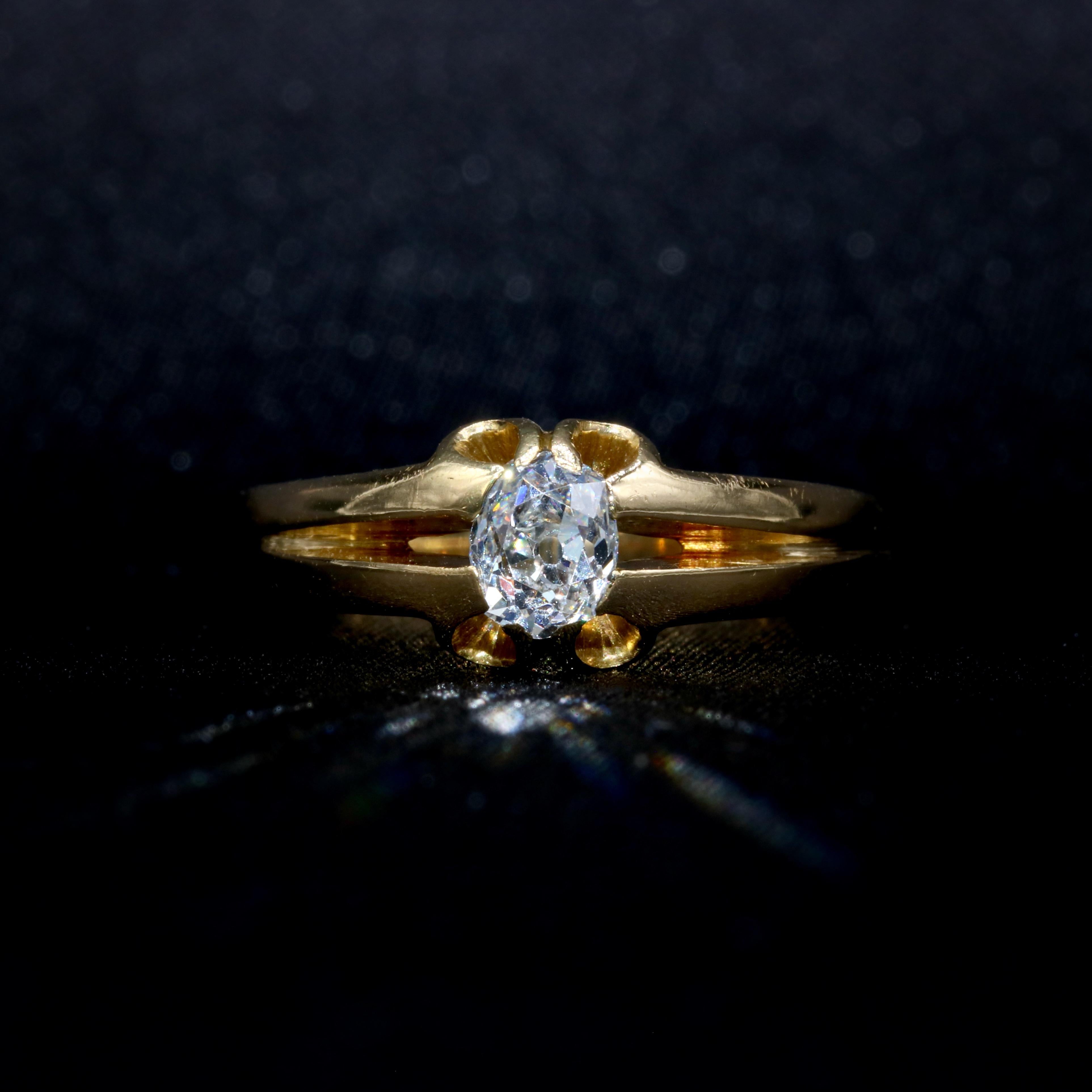 Antique Victorian 18K Gold 0.54ct Old Mine Cut Diamond Solitaire Belcher Ring In Good Condition For Sale In Staines-Upon-Thames, GB