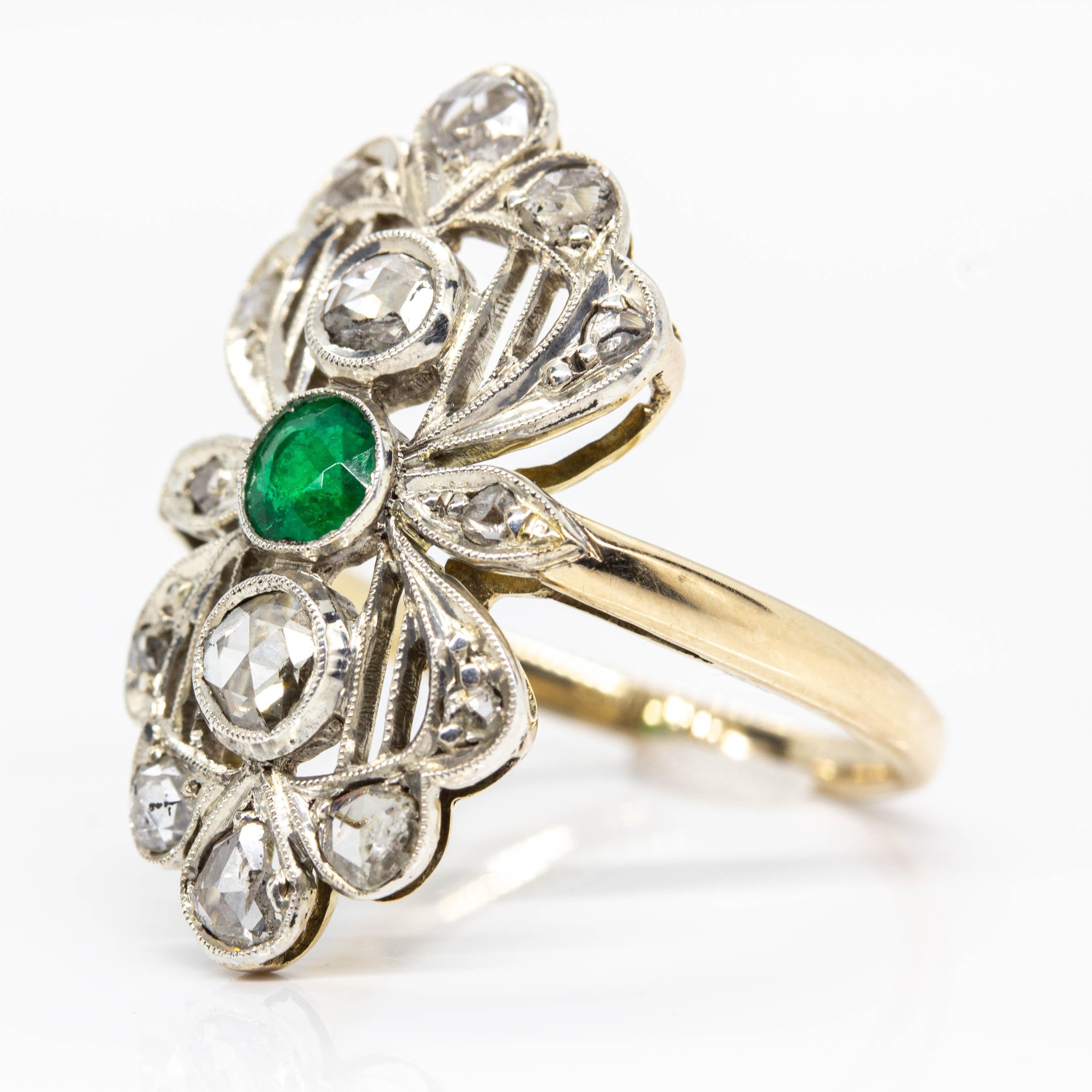 Antique Victorian 18 Karat Gold and Silver Diamonds and Emerald Ring In Excellent Condition For Sale In Miami, FL