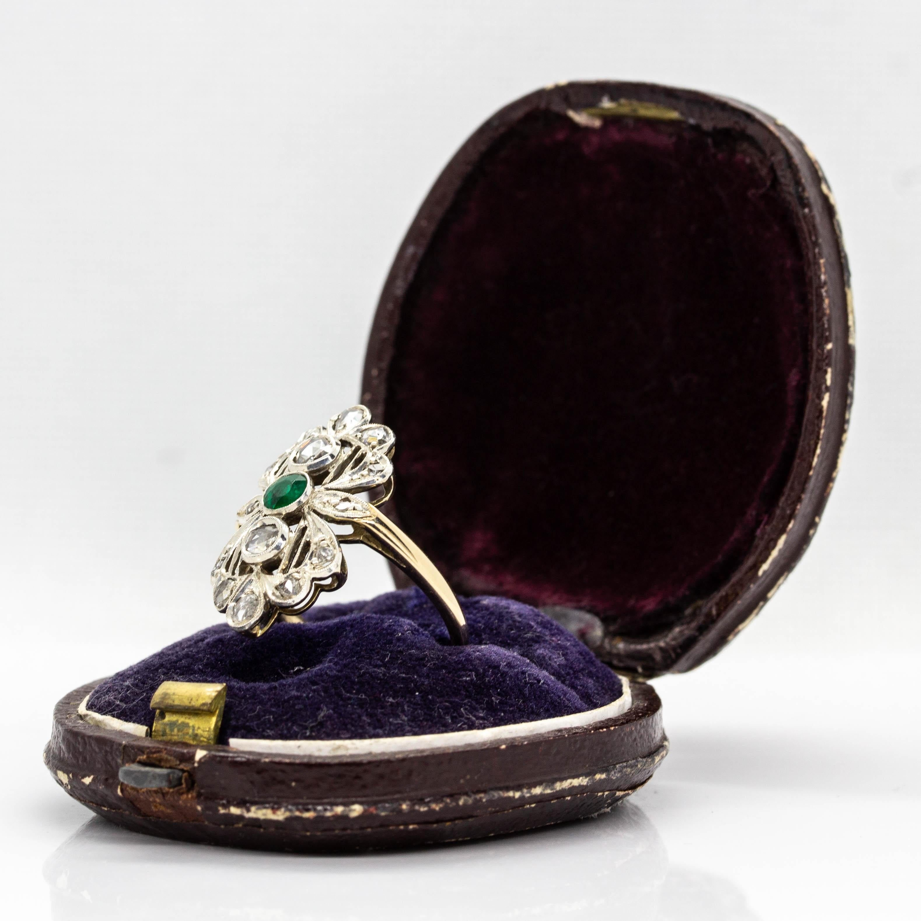 Antique Victorian 18 Karat Gold and Silver Diamonds and Emerald Ring For Sale 2