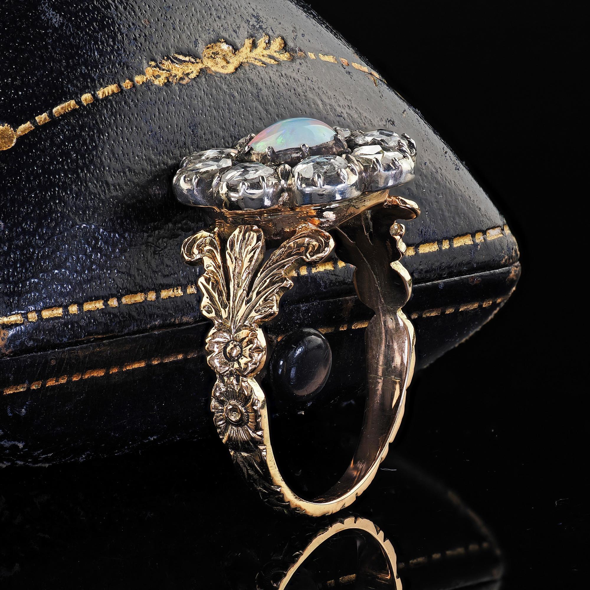 Victorien Bague de fiançailles victorienne ancienne en or 18K et argent, avec diamant taillé en rose et opale en vente