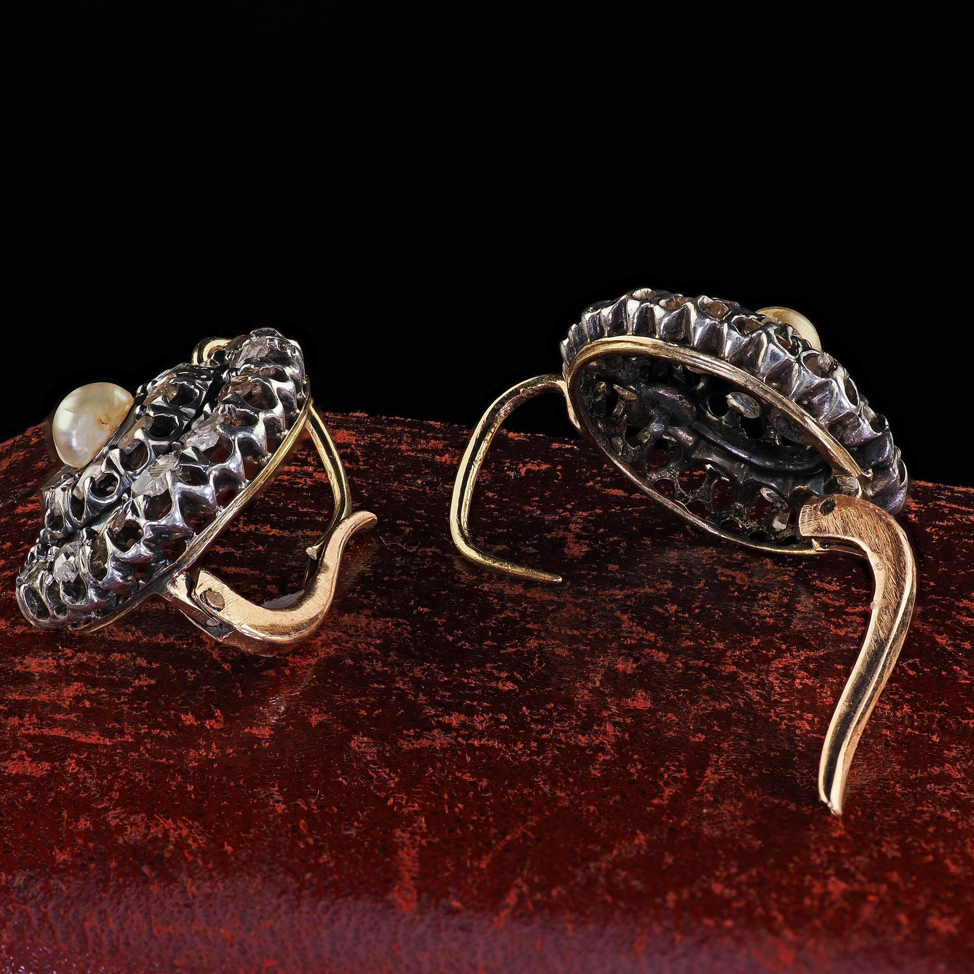 Antiguos pendientes victorianos de oro y plata de 18 quilates con diamantes talla rosa y perlas Corte rosa en venta