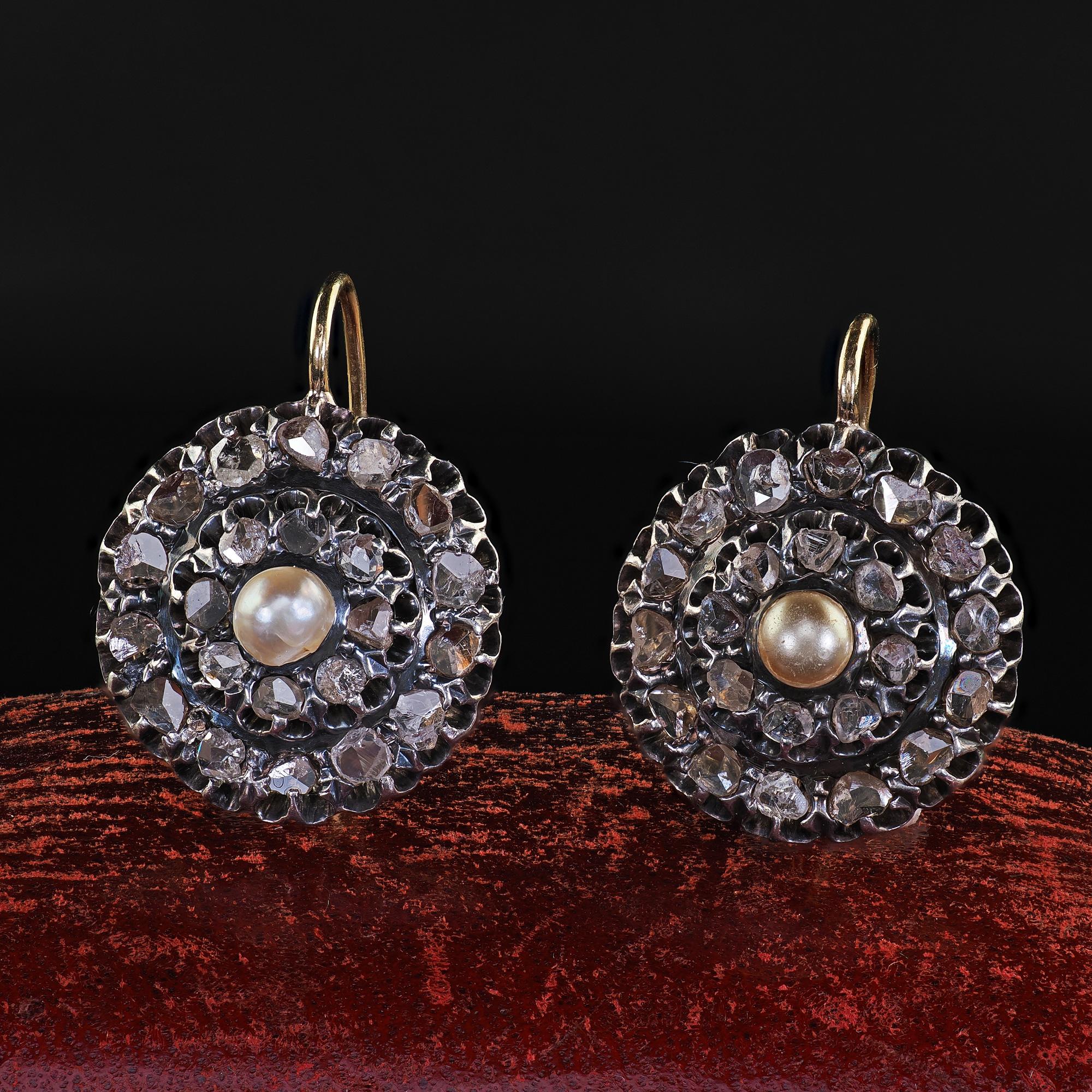 Antiguos pendientes victorianos de oro y plata de 18 quilates con diamantes talla rosa y perlas en venta 3