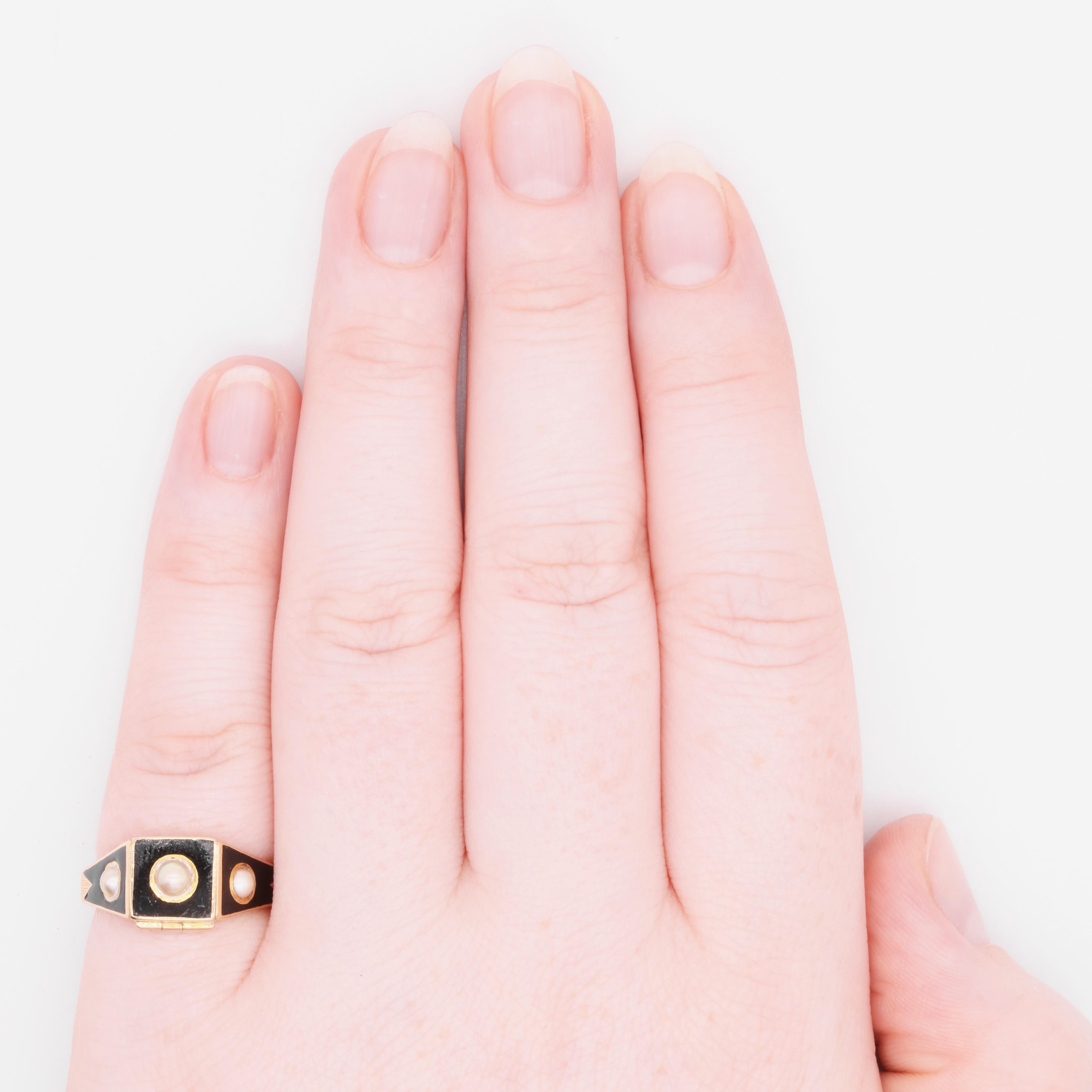 Antique Victorian 18K Gold Black Enamel and Pearl Hinged Locket Mourning Ring For Sale 5