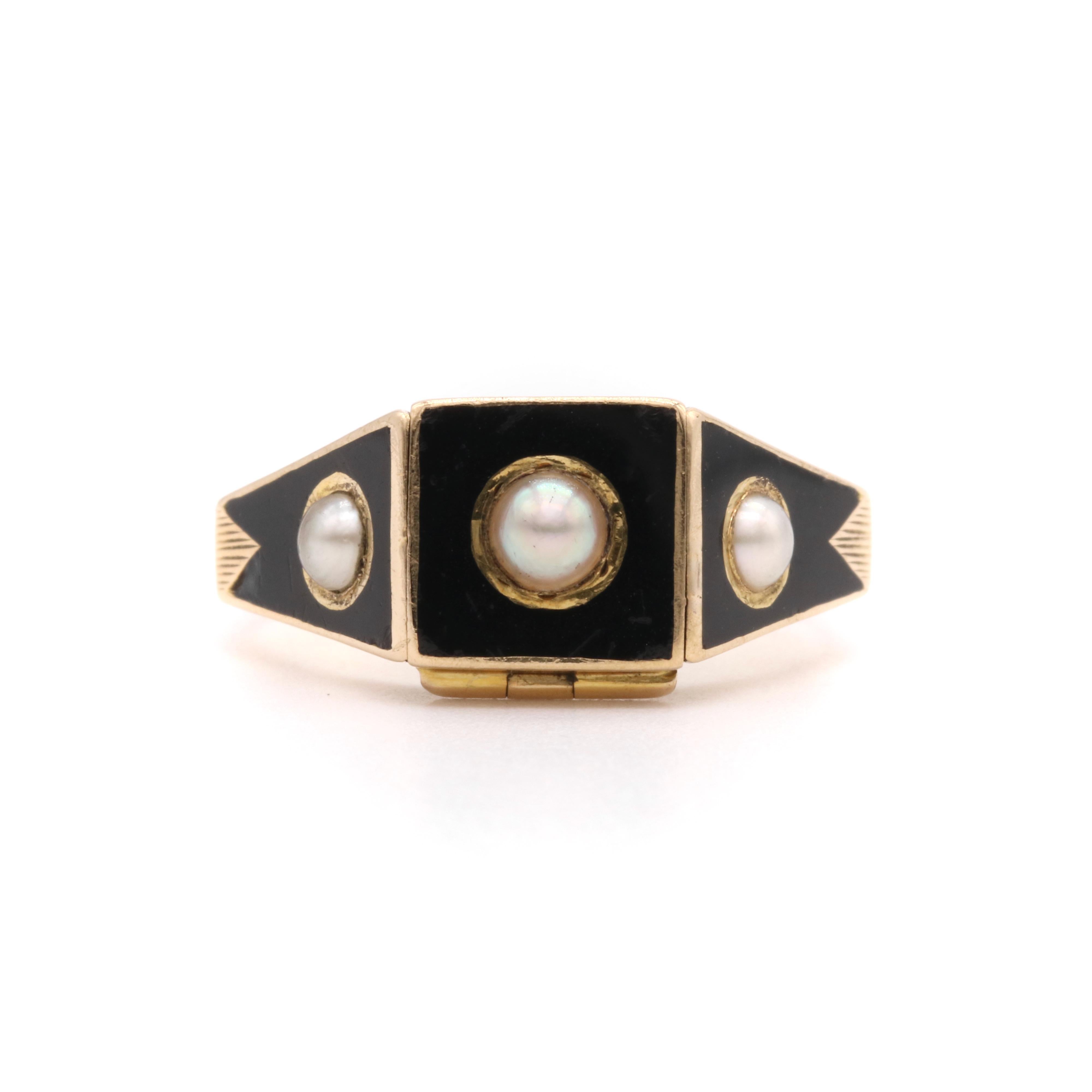 Antique Victorian 18K Gold Black Enamel and Pearl Hinged Locket Mourning Ring In Good Condition For Sale In Staines-Upon-Thames, GB