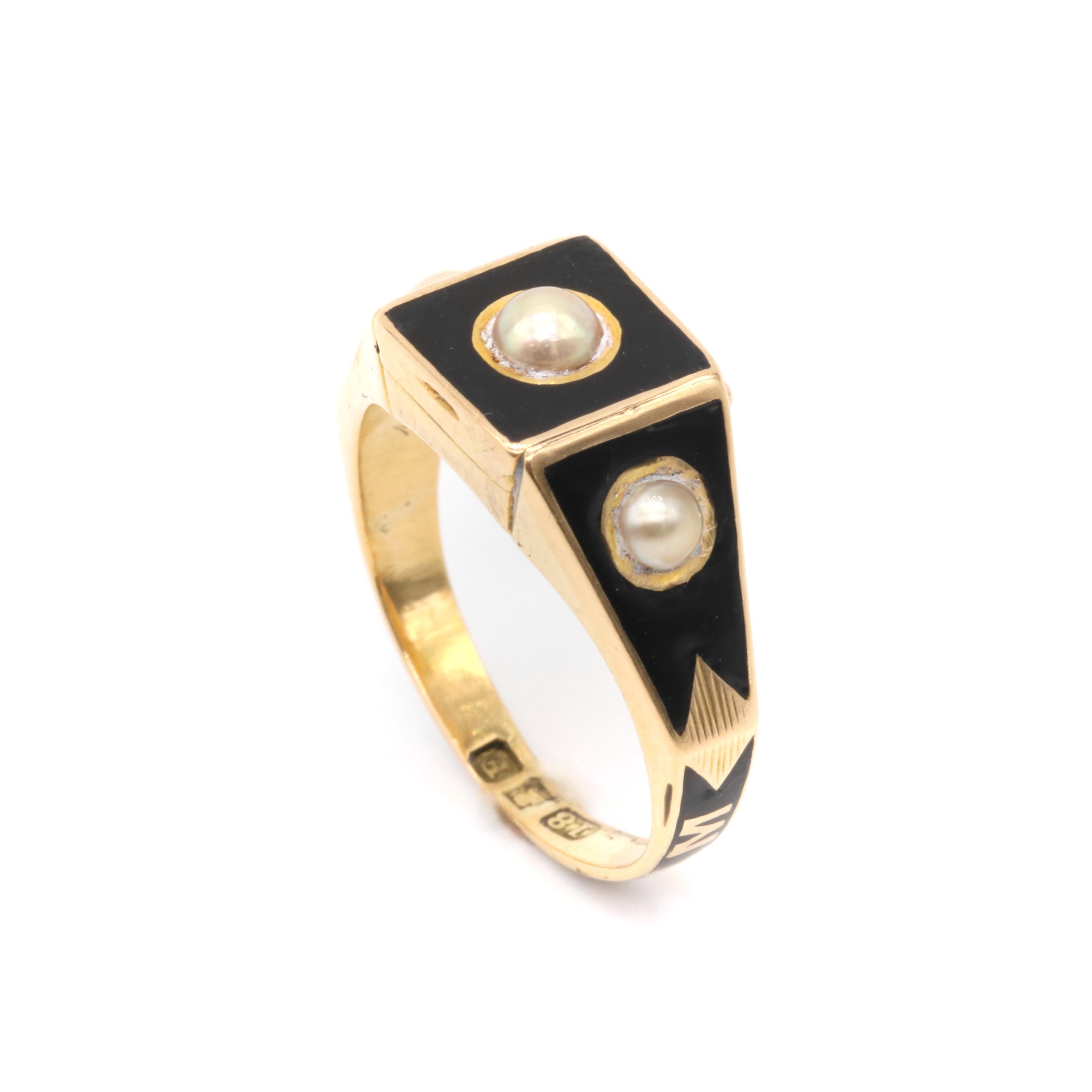 Antique Victorian 18K Gold Black Enamel and Pearl Hinged Locket Mourning Ring For Sale 3