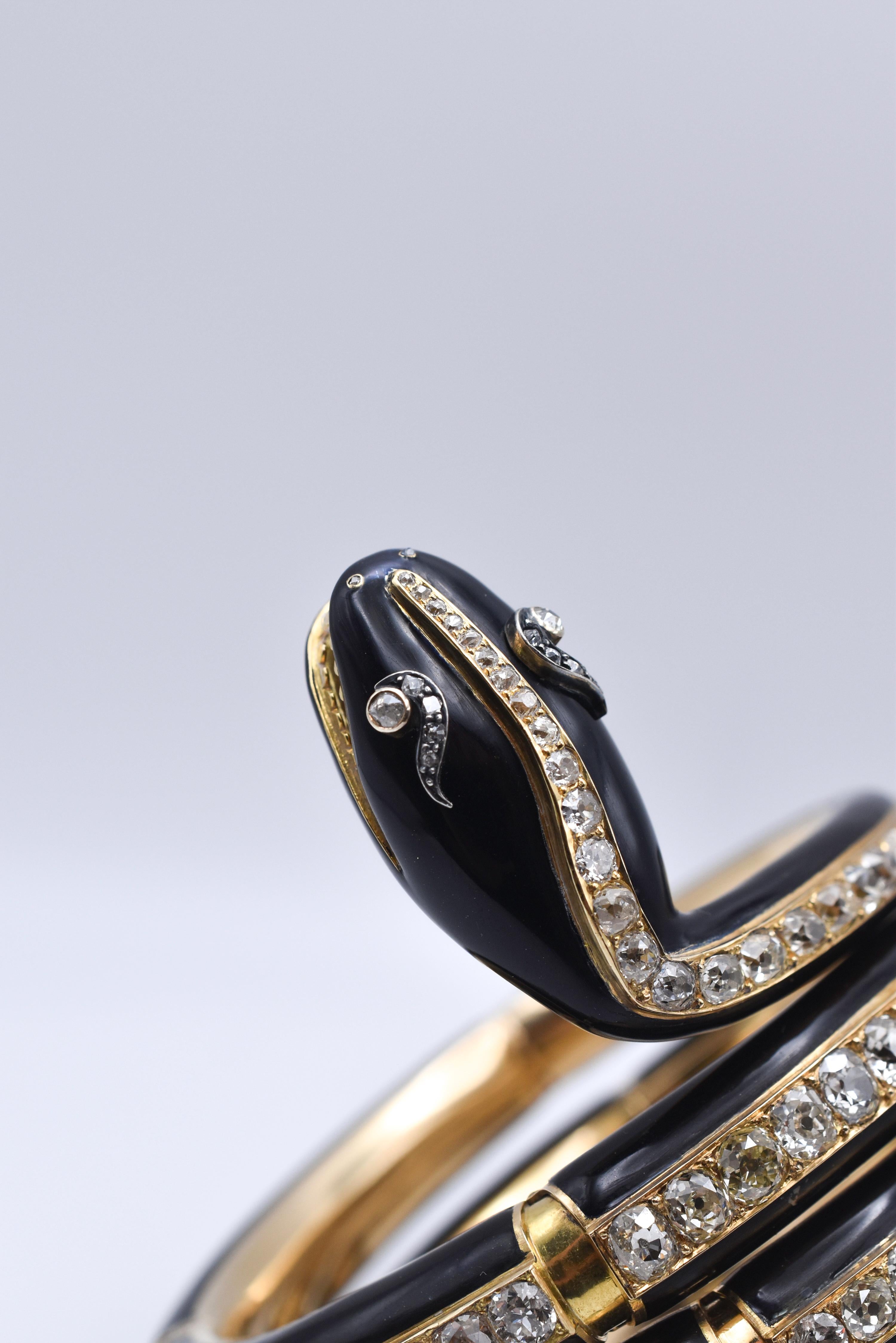 Bracelet serpent victorien ancien en or 18 carats et émail noir avec diamants Excellent état - En vente à New York, NY