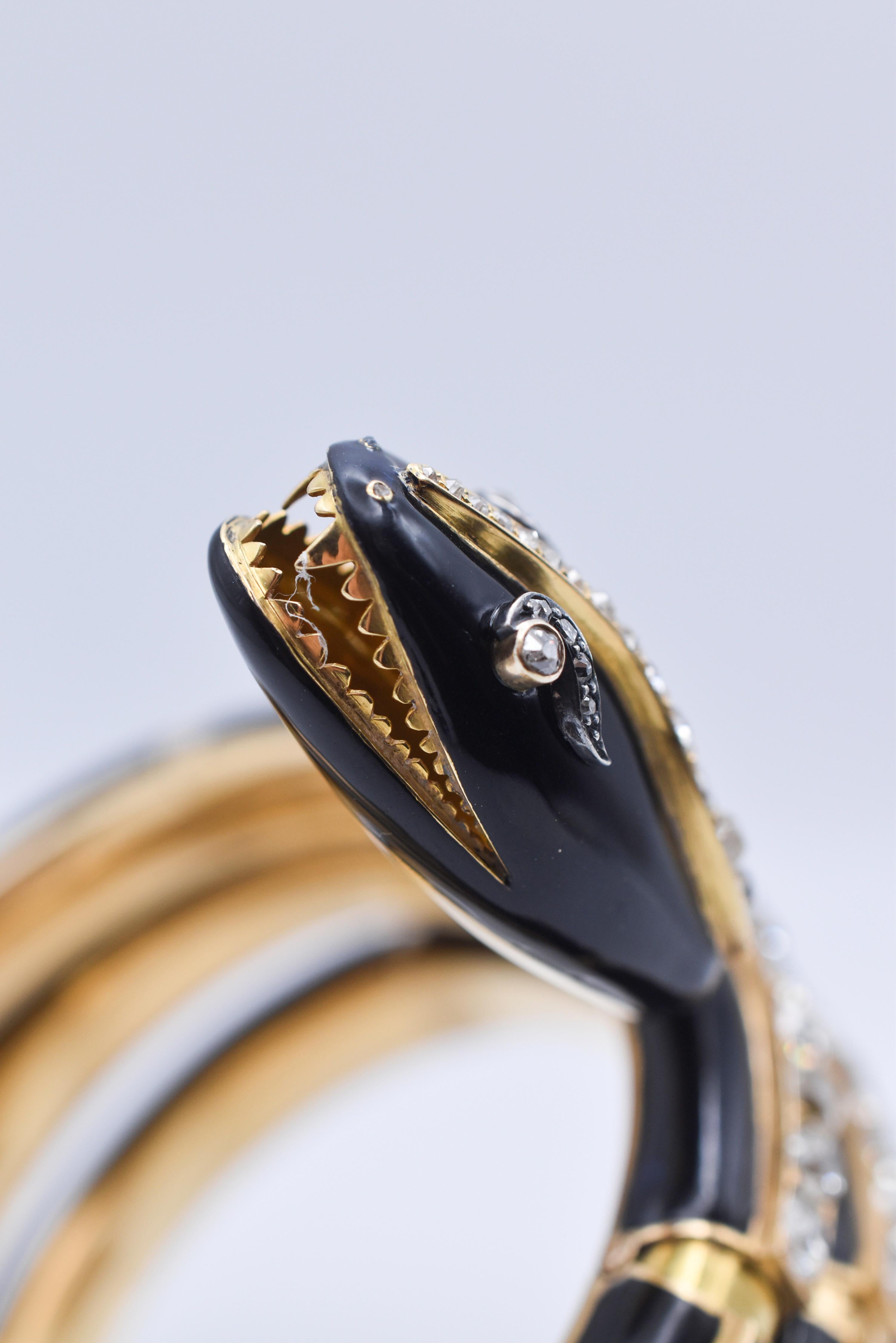 Antique Victorian 18k Gold & Black Enamel Diamond Snake Bracelet In Excellent Condition For Sale In New York, NY