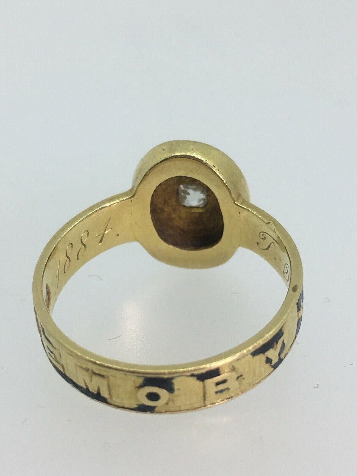 Ancienne bague de deuil victorienne en or 18k, émail noir et diamant taillé à l'ancienne, C 1884 Bon état - En vente à MELBOURNE, AU