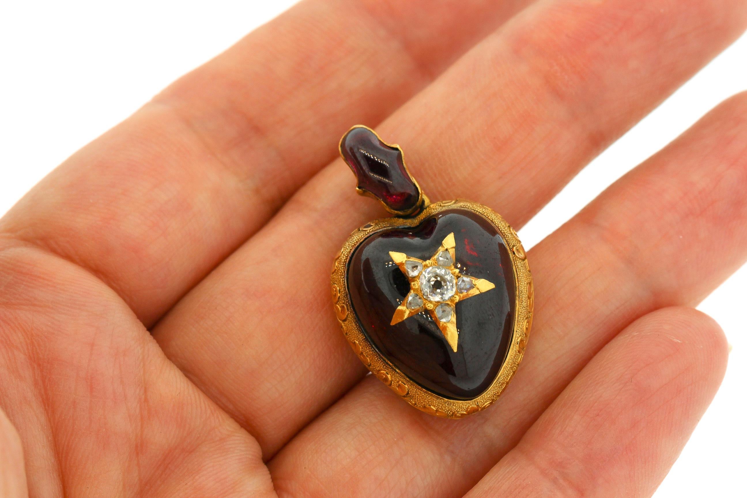 Antique Victorian 18 Karat Gold Cabochon Garnet Diamond Heart Pendant In Good Condition For Sale In New York, NY