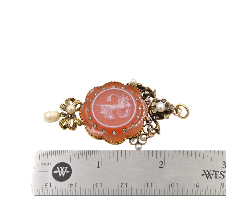Women's or Men's Antique Victorian 18K Gold Carved Agate Cameo Pendant with Pearls and Diamonds For Sale