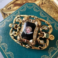 Antique Victorian 18K gold cherub brooch with emeralds and natural pearls