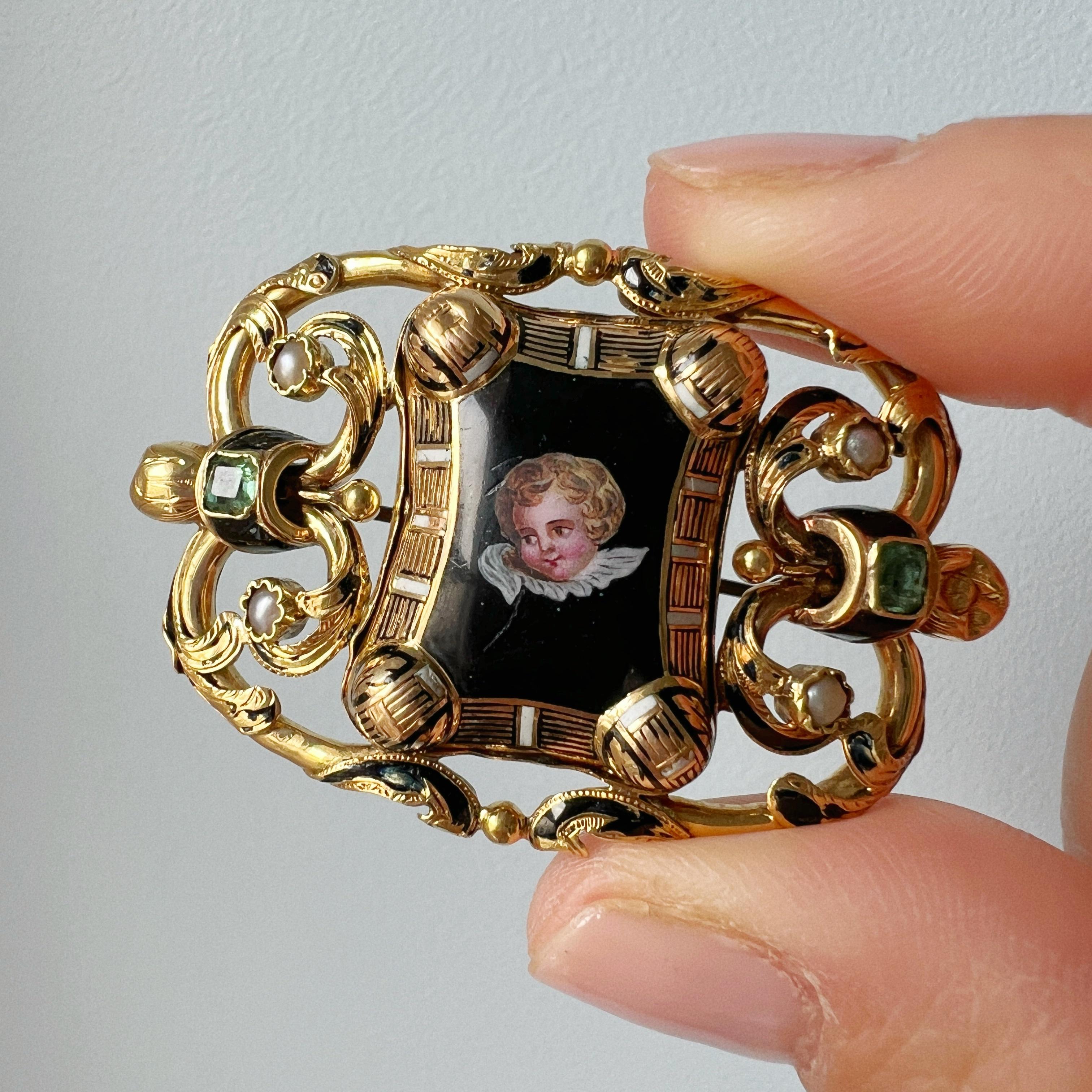 Women's or Men's Antique Victorian 18K gold cherub brooch with emeralds and natural pearls For Sale