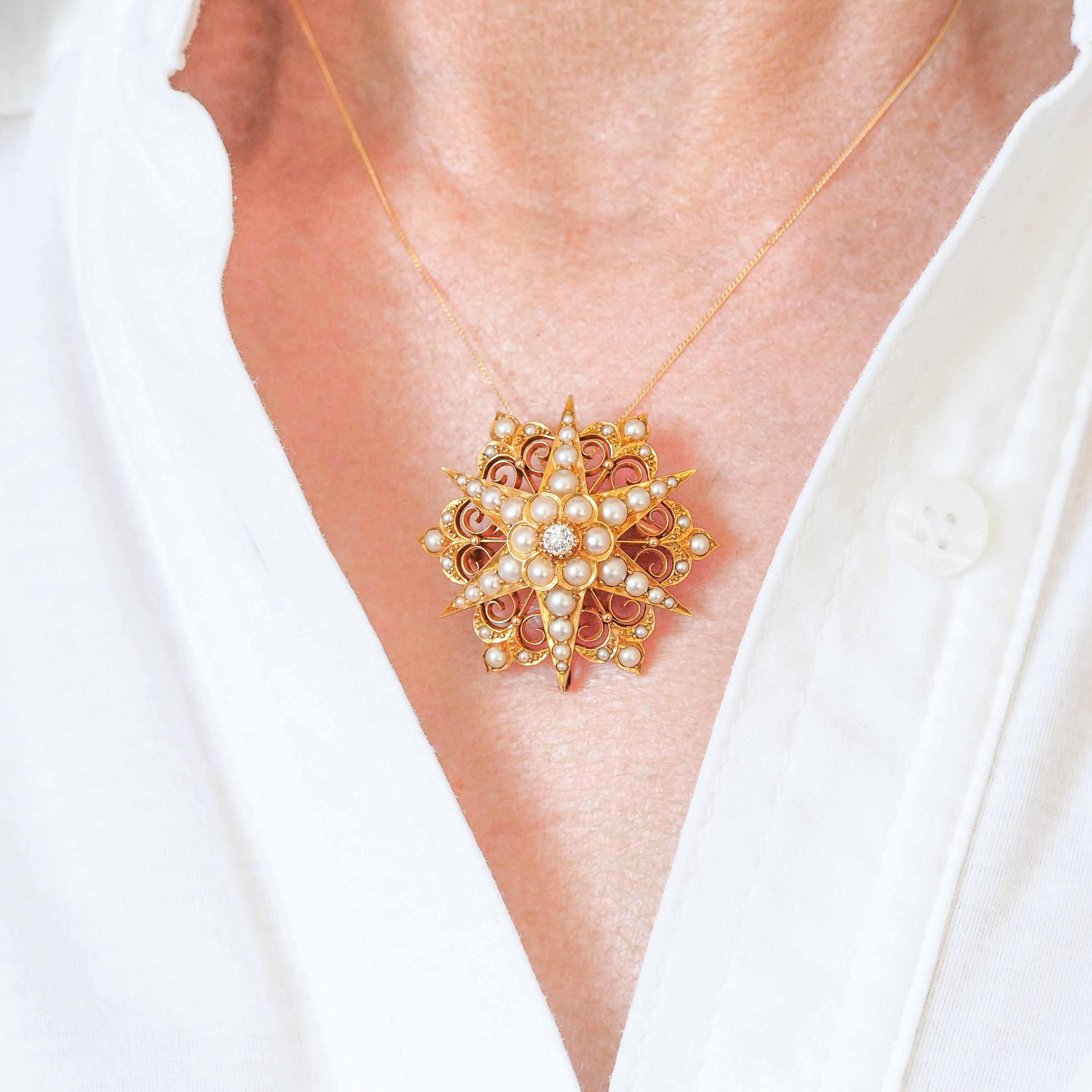 Wir freuen uns, diese prächtige antike 18 Karat Gold Diamant und Perle Starburst Halskette in der viktorianischen Ära c.1890 gemacht bieten.
 
Auf den ersten Blick vermittelt dieses Collier einen Hauch von Extravaganz und klassischem Flair. Ein