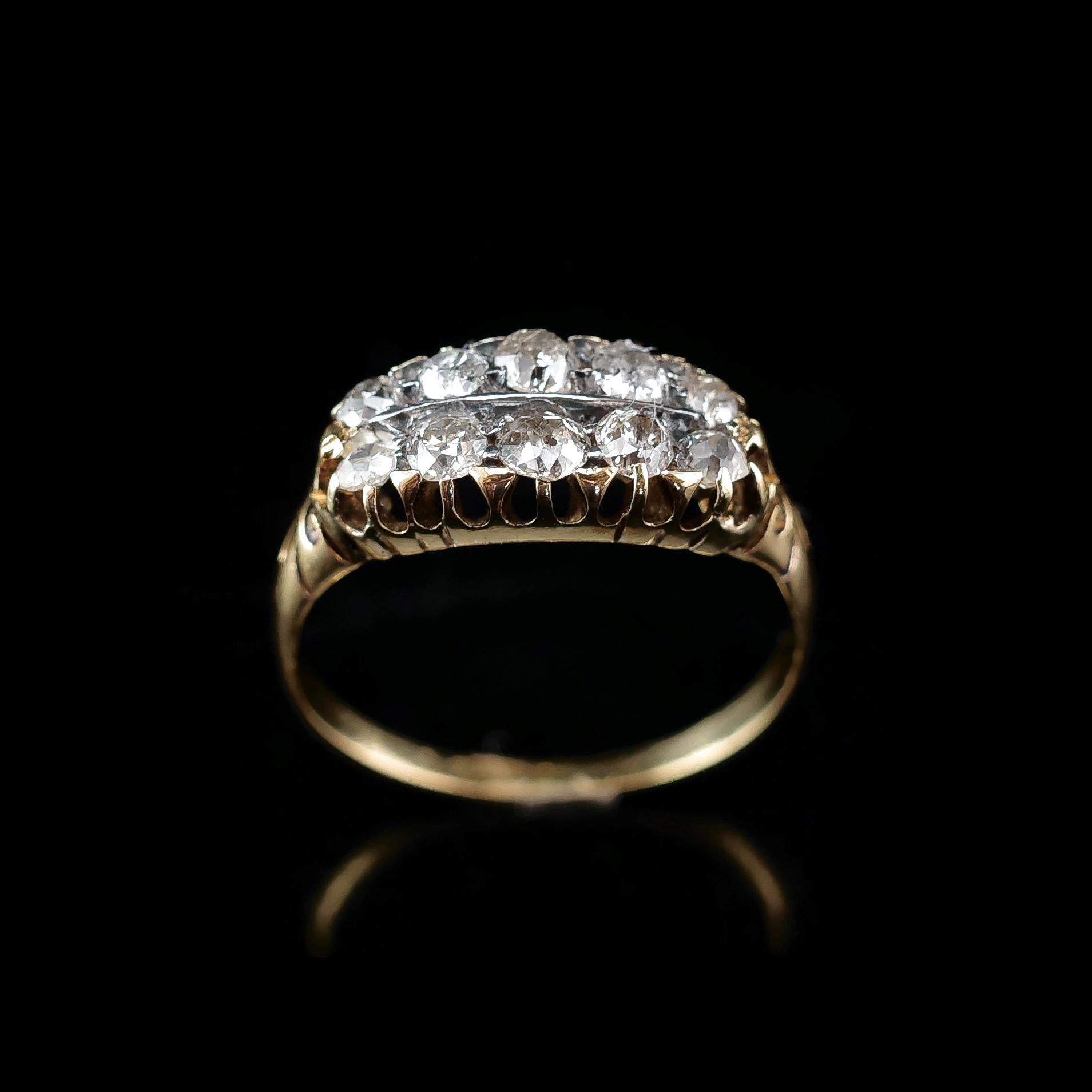 Antique Victorian 18K Gold Diamond Ring Old Cut Two Row Boat-Shaped, c.1890 In Good Condition For Sale In London, GB