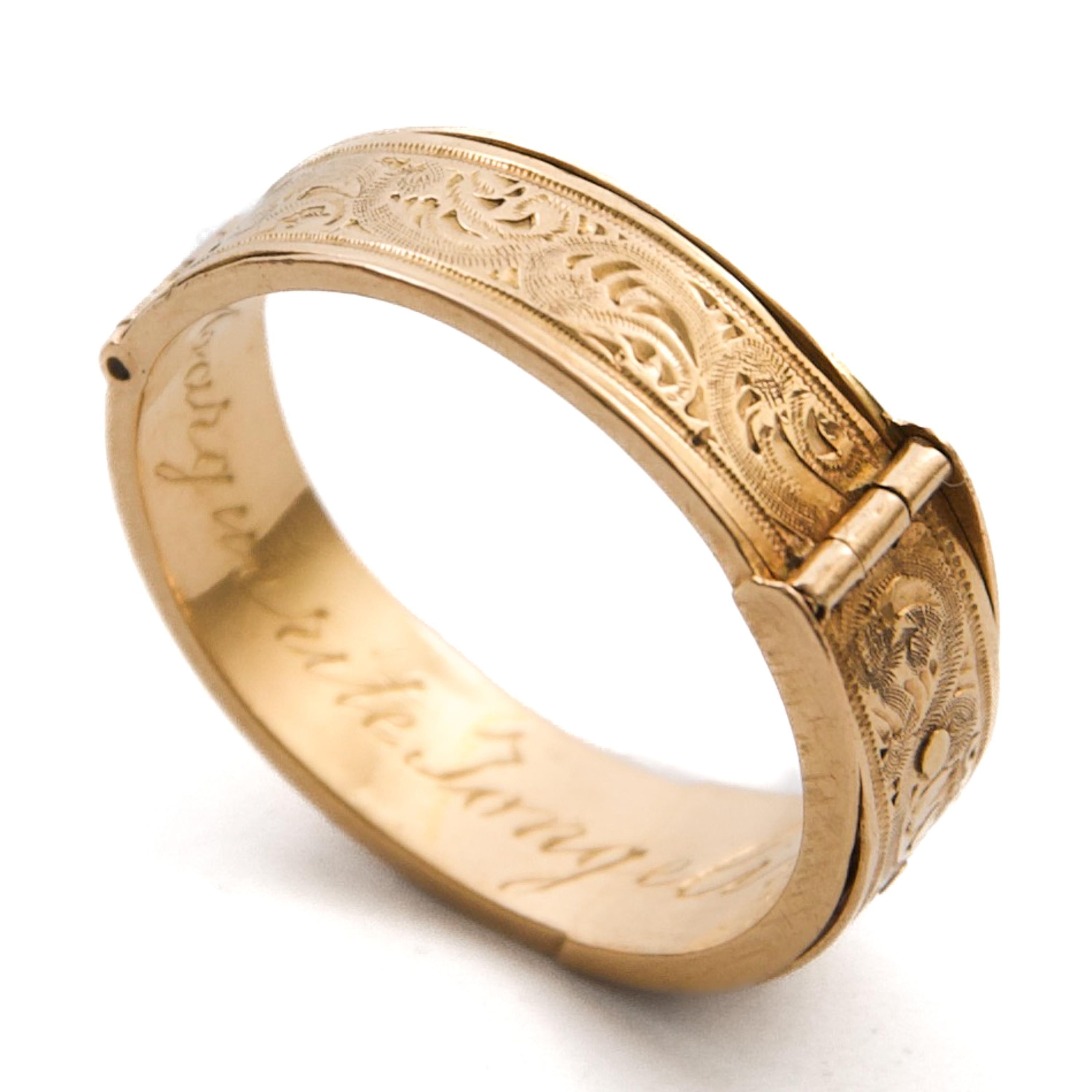 Ancienne bague victorienne en or 18 carats à gravure florale, 1860-1880 Bon état - En vente à Rotterdam, NL