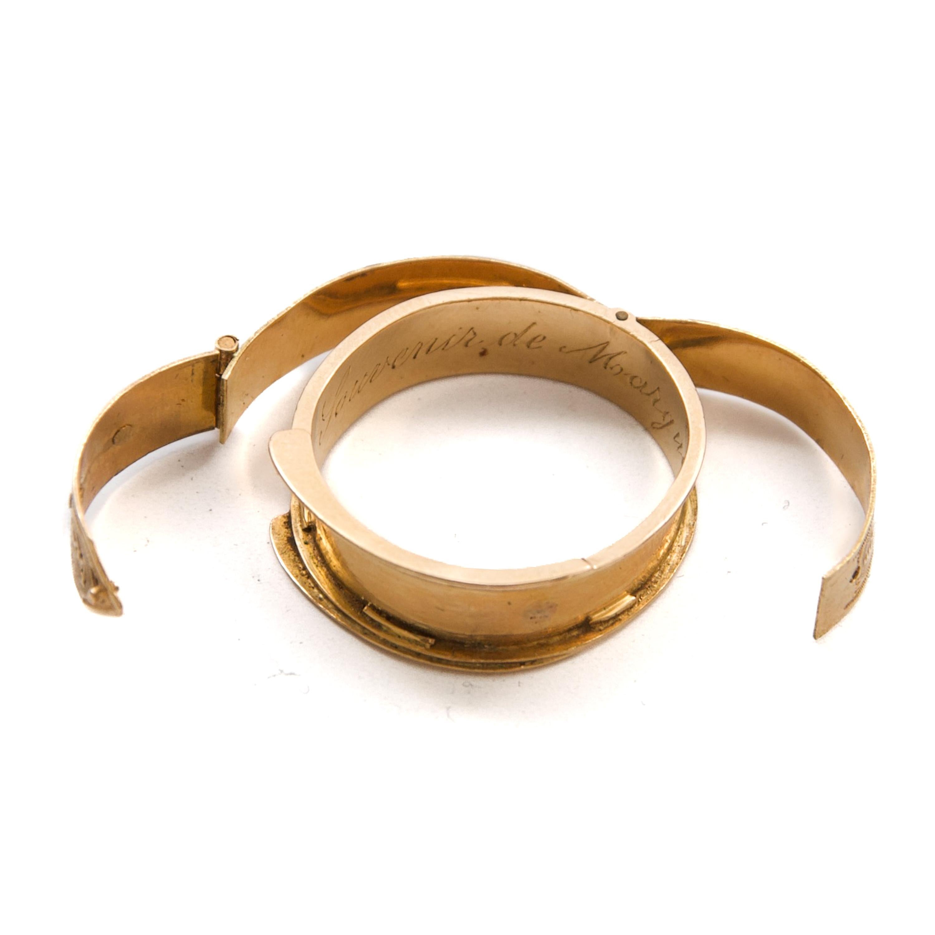 Ancienne bague victorienne en or 18 carats à gravure florale, 1860-1880 Unisexe en vente