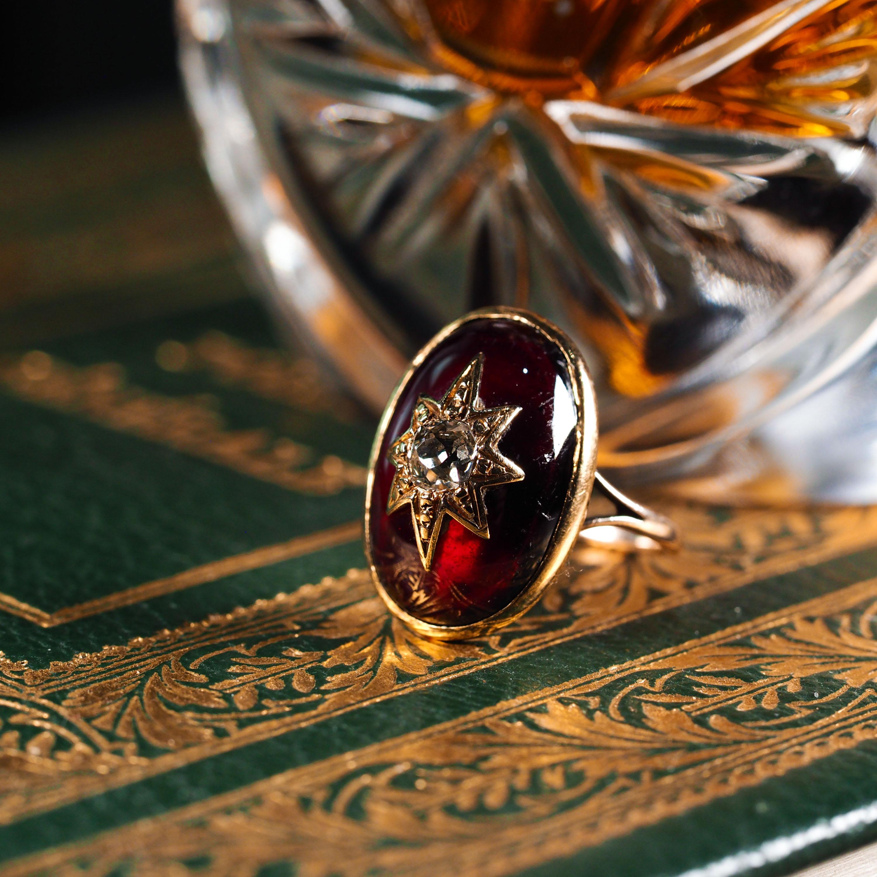 Antique Victorian 18k Gold Garnet Cabochon & Diamond Star Ring - C.1860 In Good Condition In London, GB