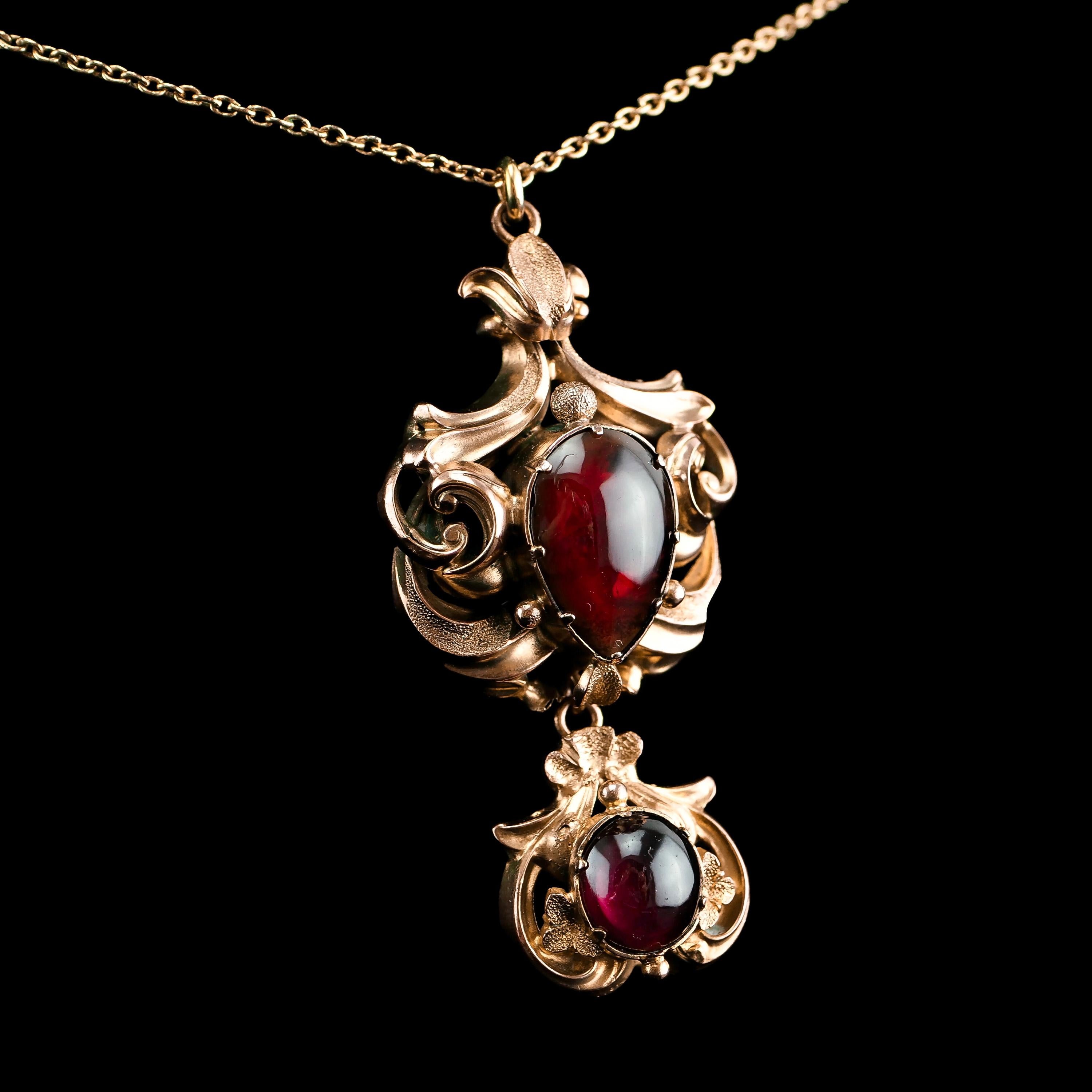 Antique Victorian 18k Gold Garnet Cabochon Necklace, C.1840 For Sale 4