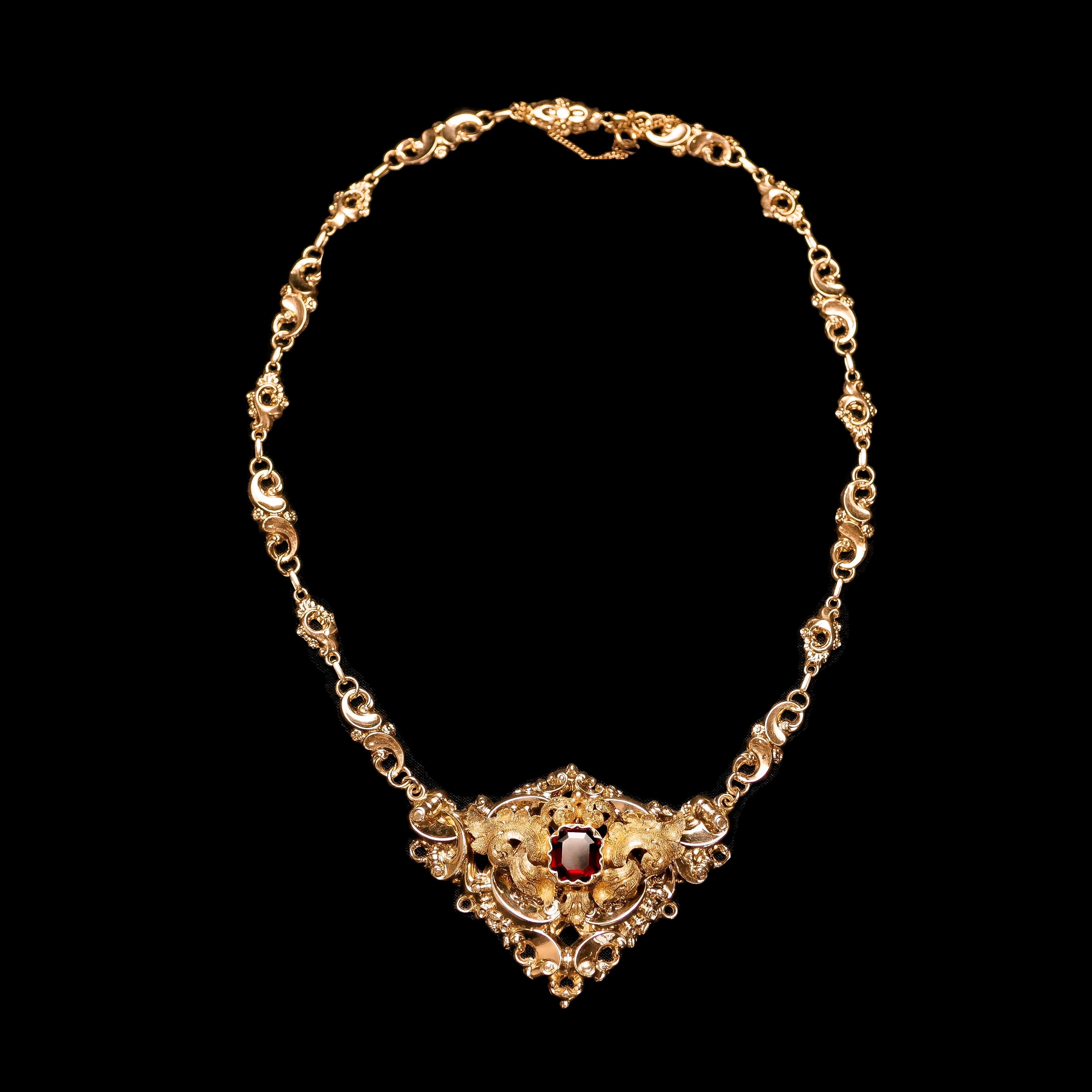 Emerald Cut Antique Victorian 18K Gold Garnet Necklace in Baroque Revival Style, c.1840