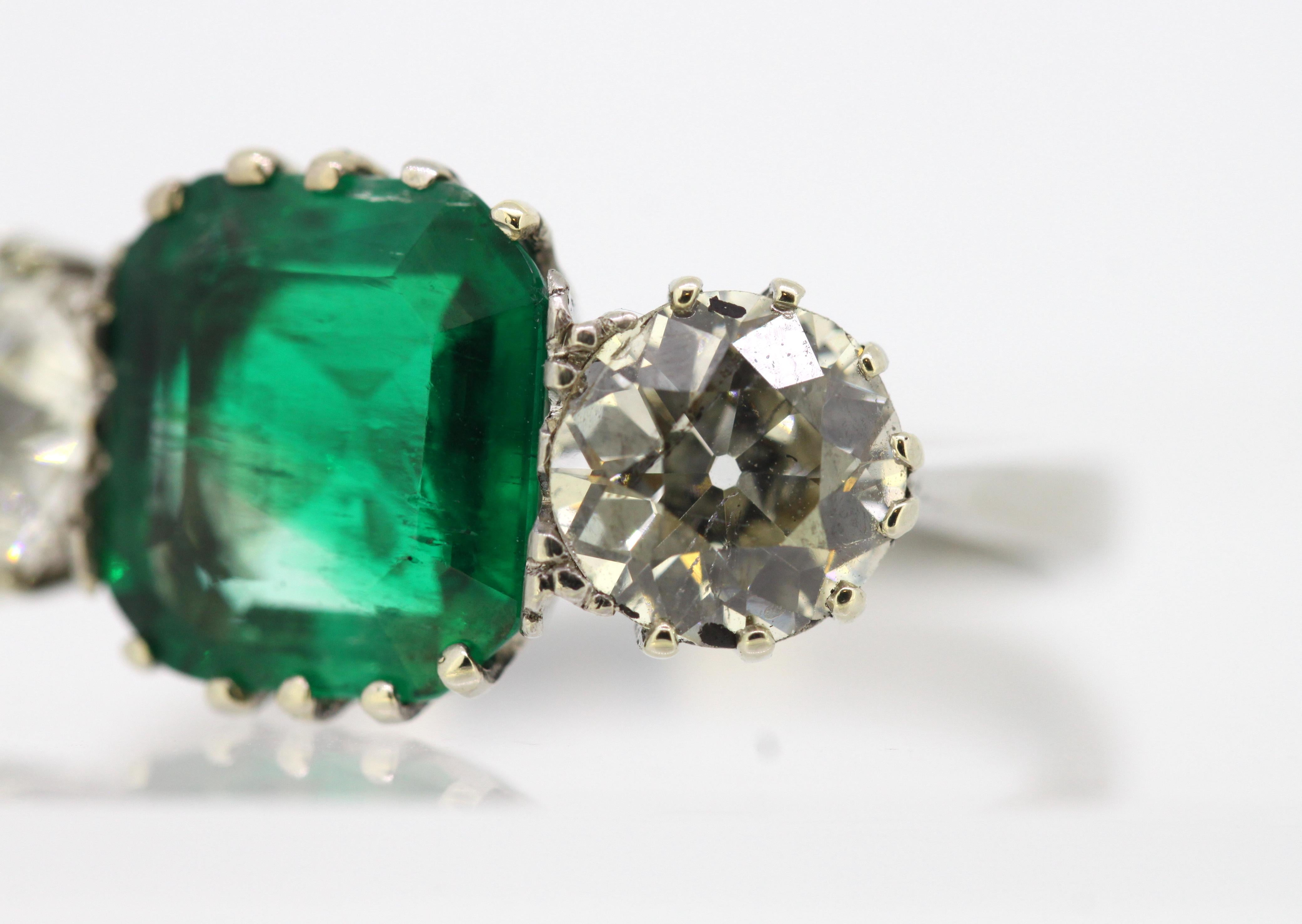Antique Victorian 18 Karat Gold Three-Stone Emerald and Diamond Ring, England 6