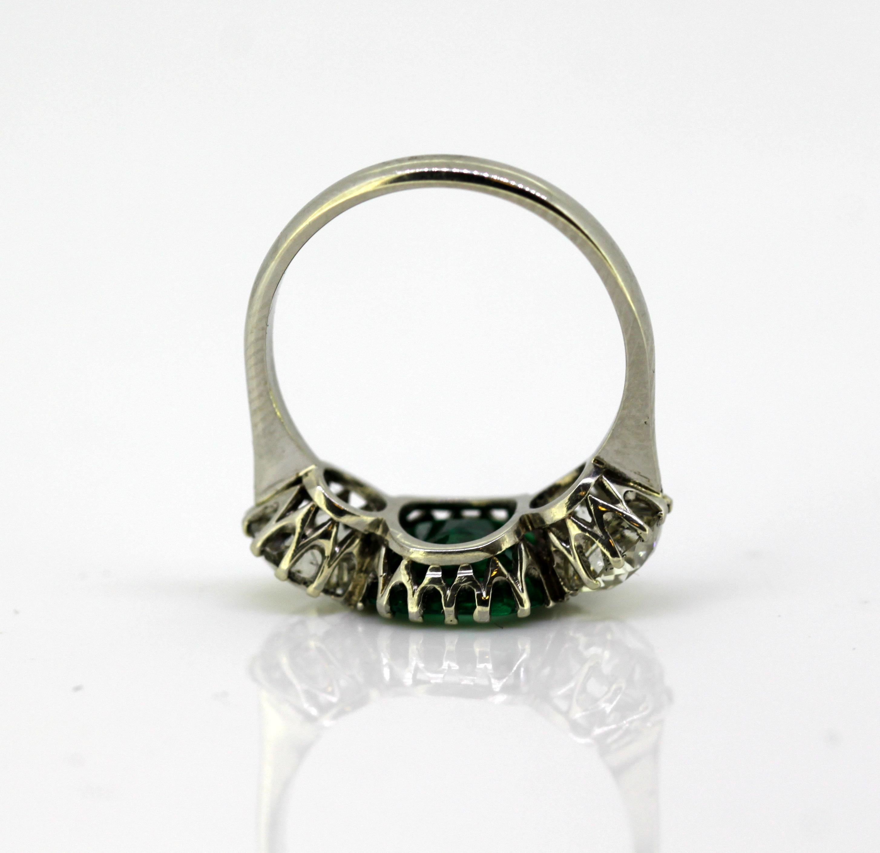Antique Victorian 18 Karat Gold Three-Stone Emerald and Diamond Ring, England 9
