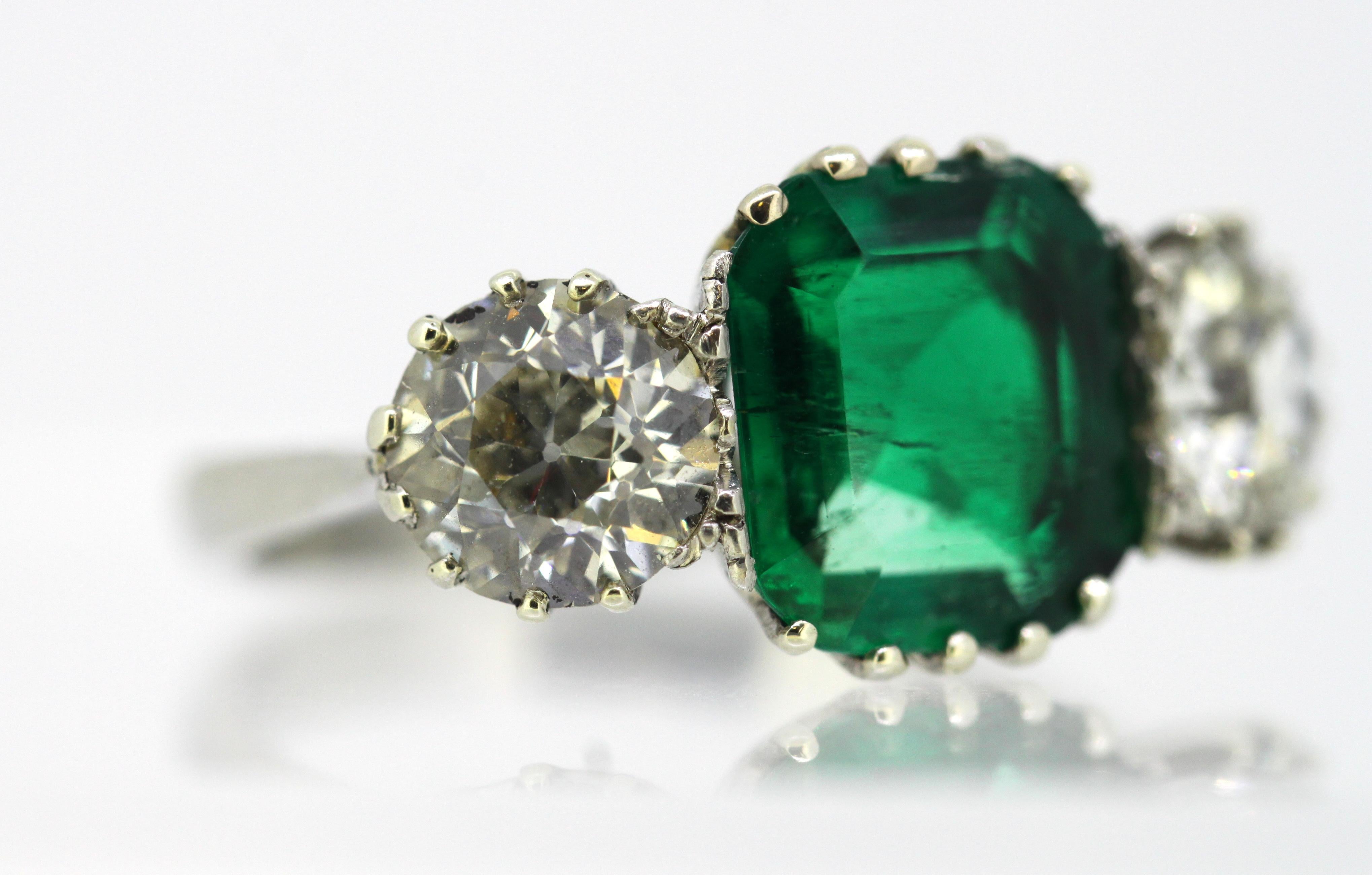 Antique Victorian 18 Karat Gold Three-Stone Emerald and Diamond Ring, England 5
