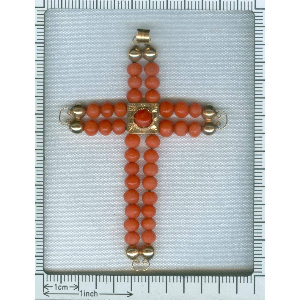 Antique Victorian 18 Karat Rose Gold Cross with Blood Coral Beads, 1870s For Sale 4