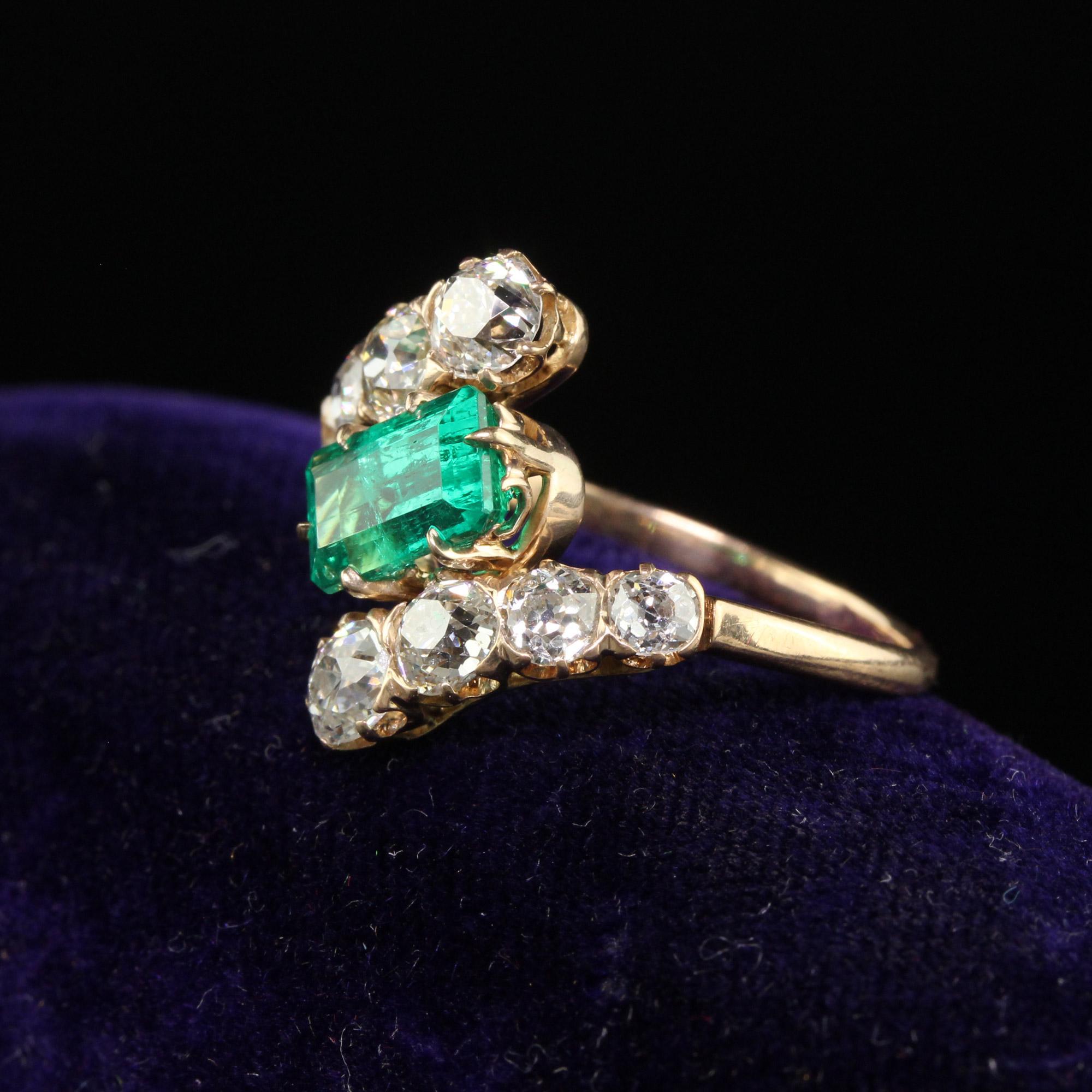 Taille vieille mine Bague de fiançailles victorienne ancienne en or rose 18 carats avec diamant taille vieille mine et émeraude - GIA en vente