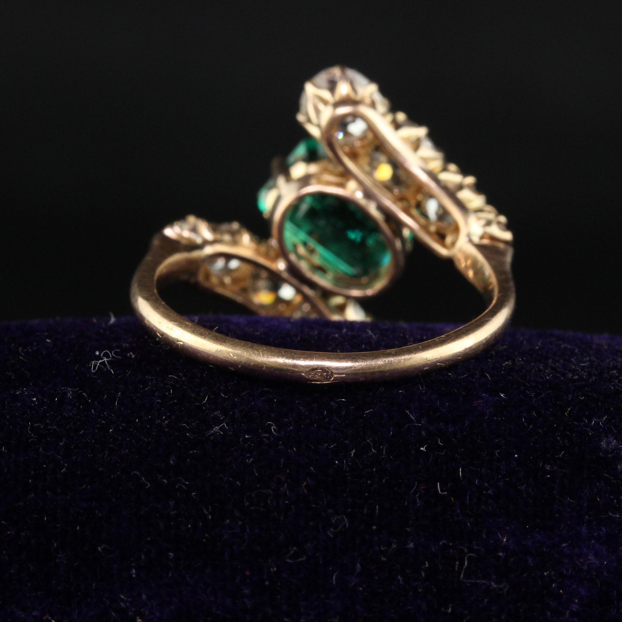 Bague de fiançailles victorienne ancienne en or rose 18 carats avec diamant taille vieille mine et émeraude - GIA en vente 1