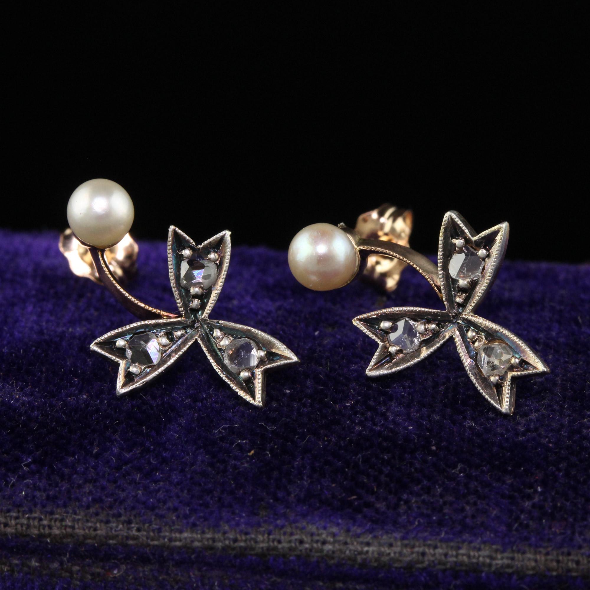 Schöne antike viktorianische 18K Rose Gold Rose Cut Diamant und Perle Floral Ohrringe. Dieses wunderschöne Paar viktorianischer Diamantohrringe mit Rosenschliff ist aus 18 Karat Roségold und Silber gefertigt. Diese Ohrringe haben Diamanten im