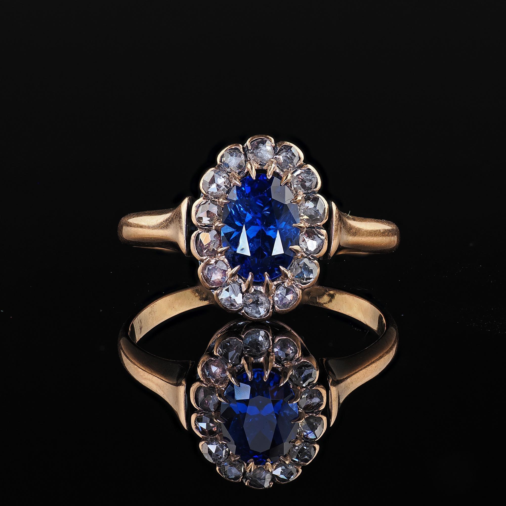 Bague de fiançailles victorienne ancienne en or rose 18 carats avec saphirs et diamants - GIA en vente 1