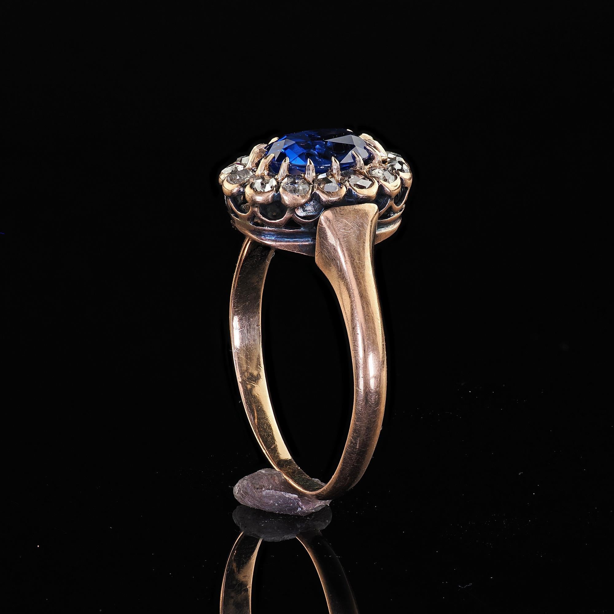 Bague de fiançailles victorienne ancienne en or rose 18 carats avec saphirs et diamants - GIA en vente 3