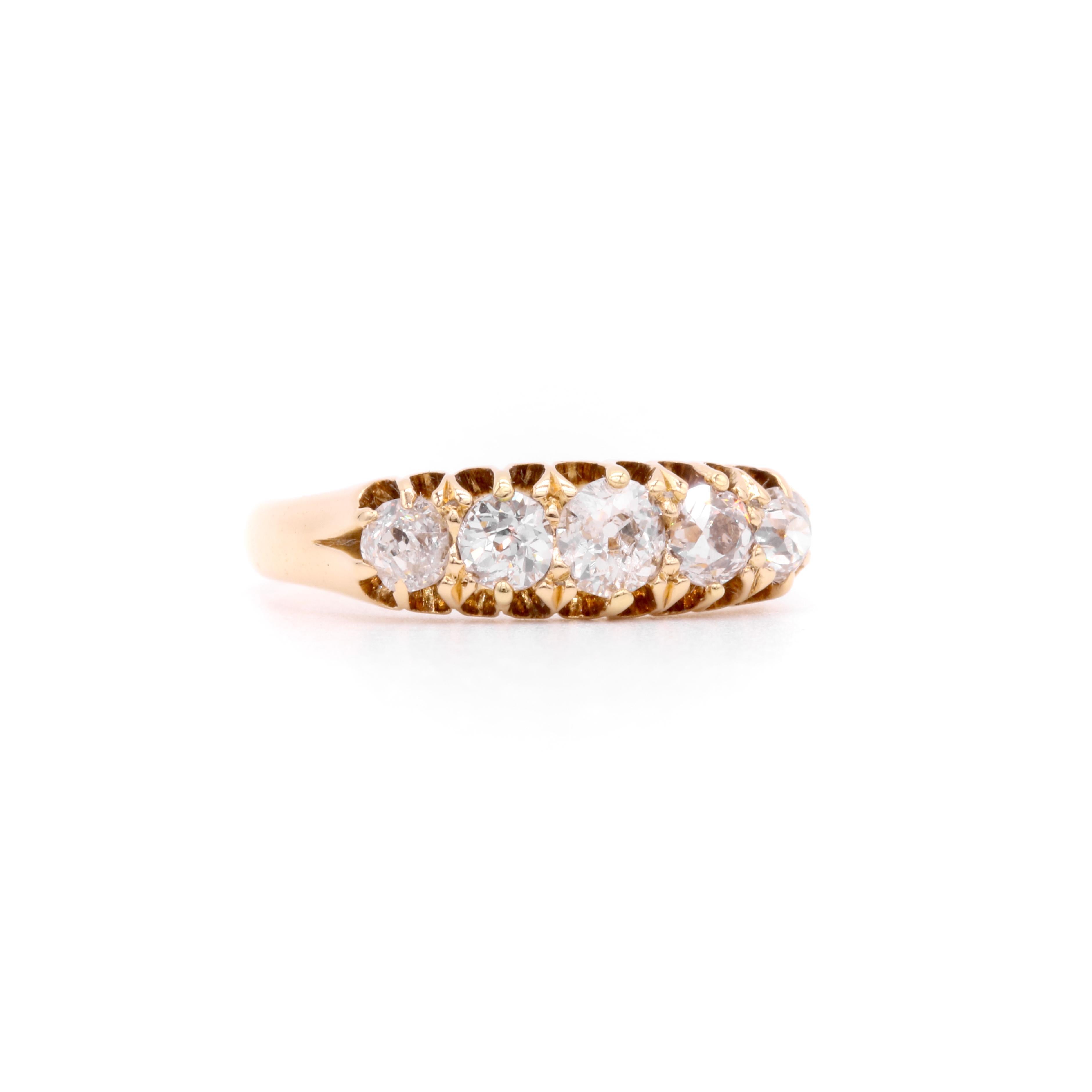 Antiker viktorianischer 18K Gelbgold 0,7ctw Old European Cut Diamond 5 Stone Ring im Zustand „Gut“ im Angebot in Staines-Upon-Thames, GB