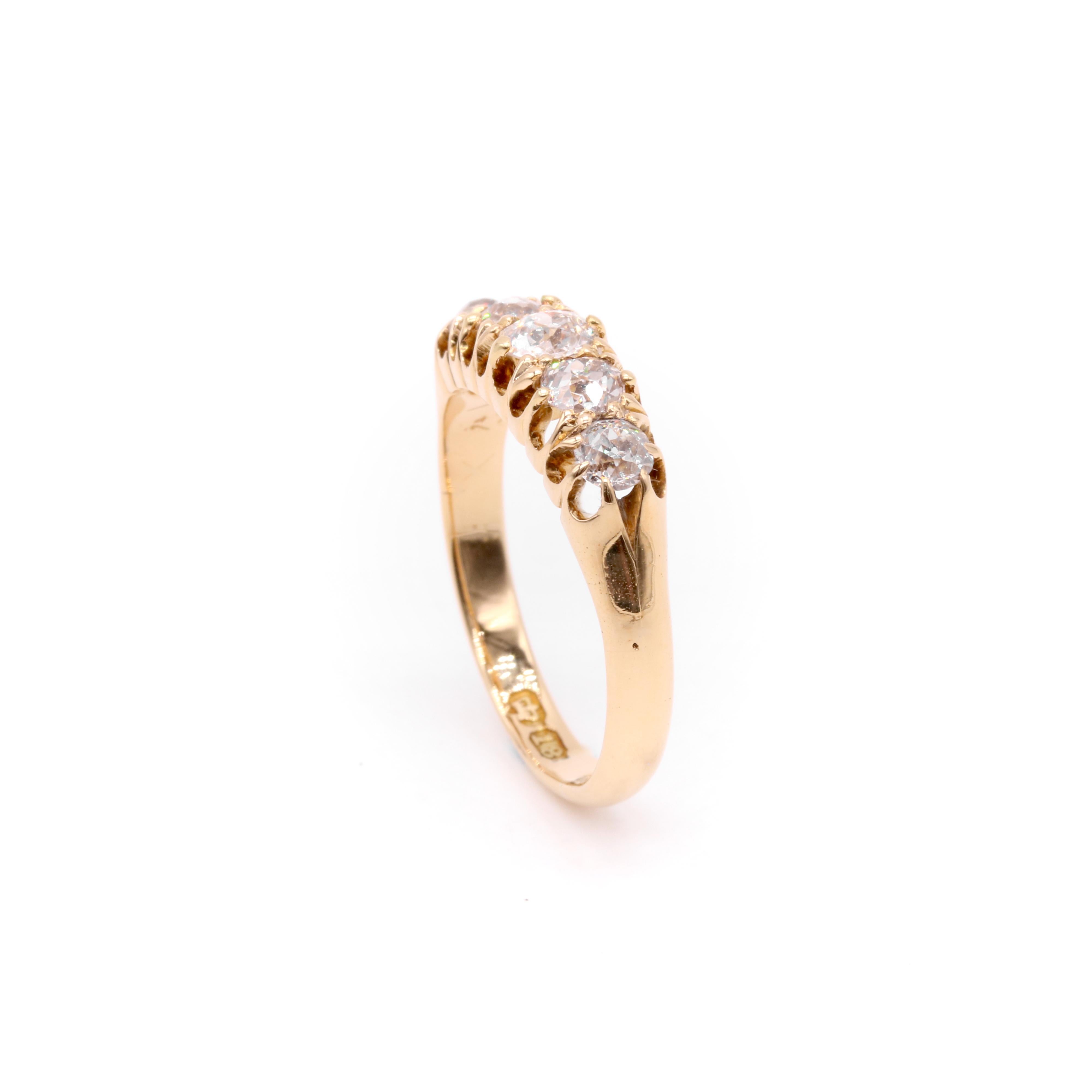 Antiker viktorianischer 18K Gelbgold 0,7ctw Old European Cut Diamond 5 Stone Ring im Angebot 2