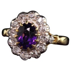 Antiker viktorianischer Verlobungsring aus 18 Karat Gelbgold mit Amethyst und Diamant im alten Minenschliff
