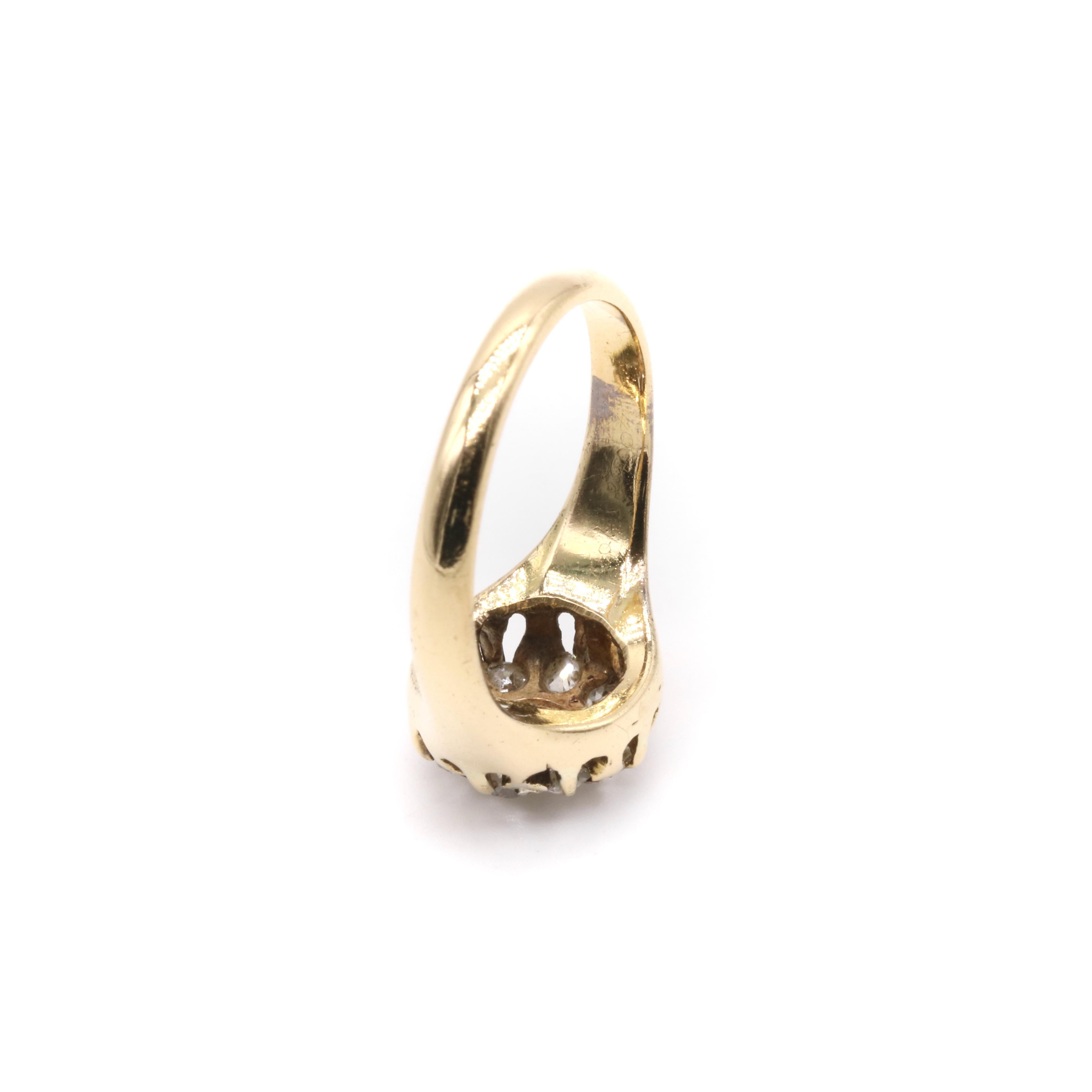 Antico anello vittoriano in oro giallo 18 carati e argento con diamante da 0,6 carati a grappolo in vendita 3
