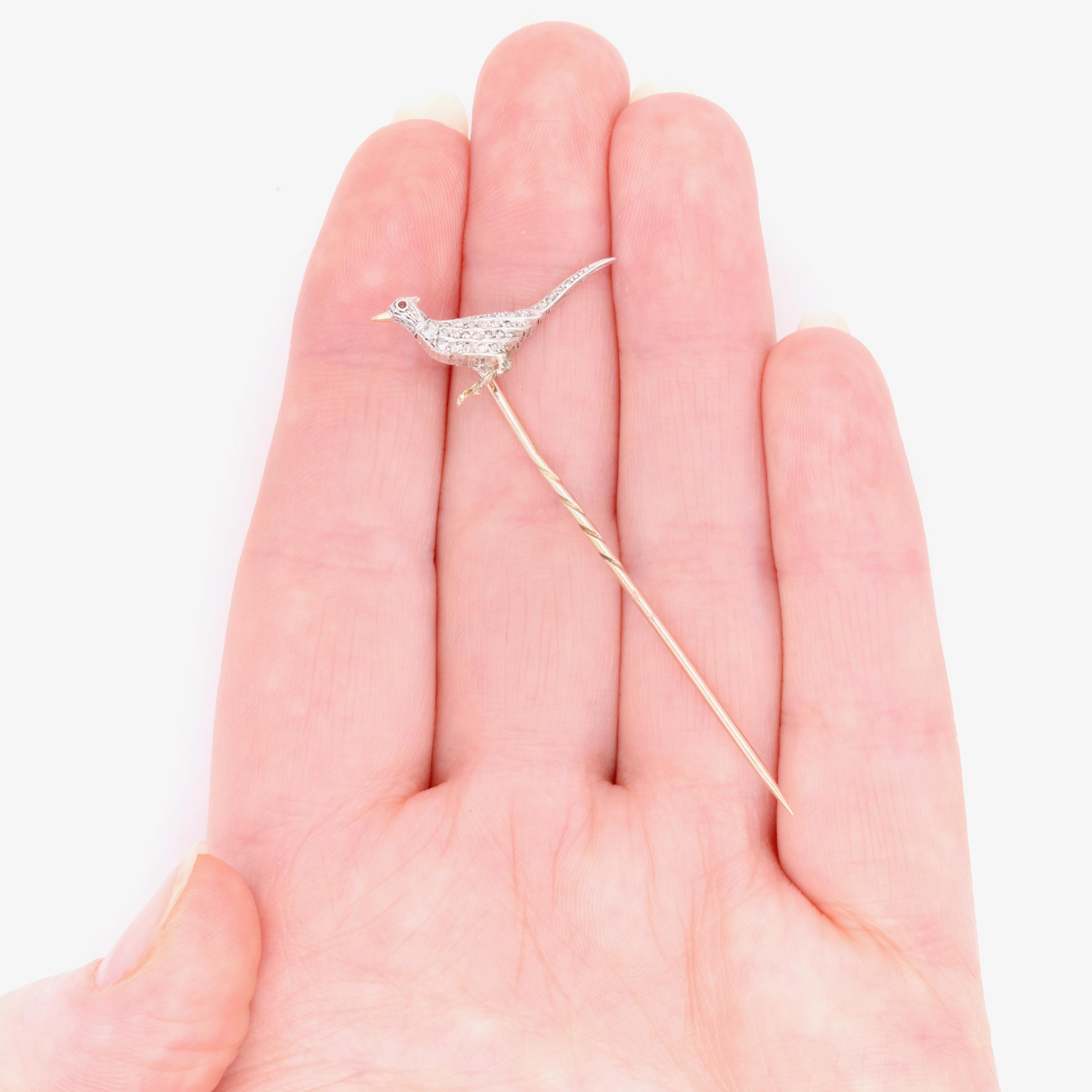 Antike viktorianische Anstecknadel mit Fasanen aus 18 Karat Gelbgold und Silber mit Diamanten im Angebot 4