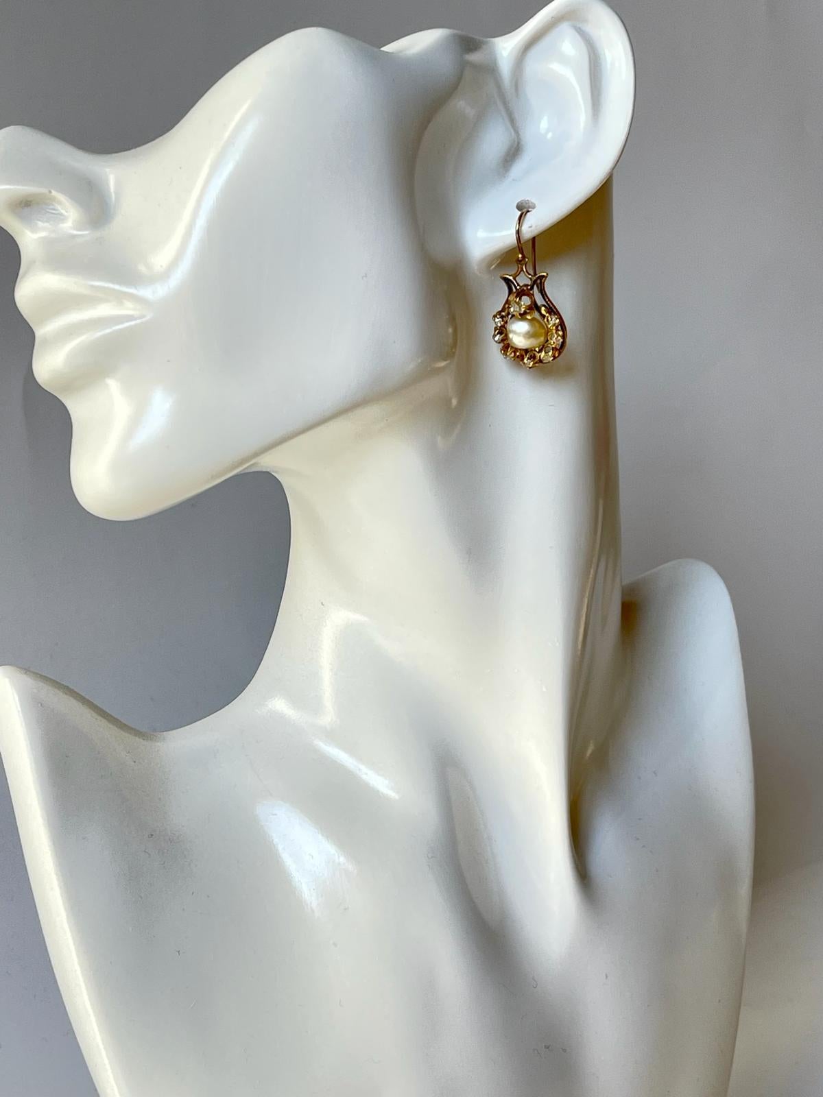 Late Victorian Antique Victorian 18K yellow gold black enameled natural pearl earrings C 1880 For Sale